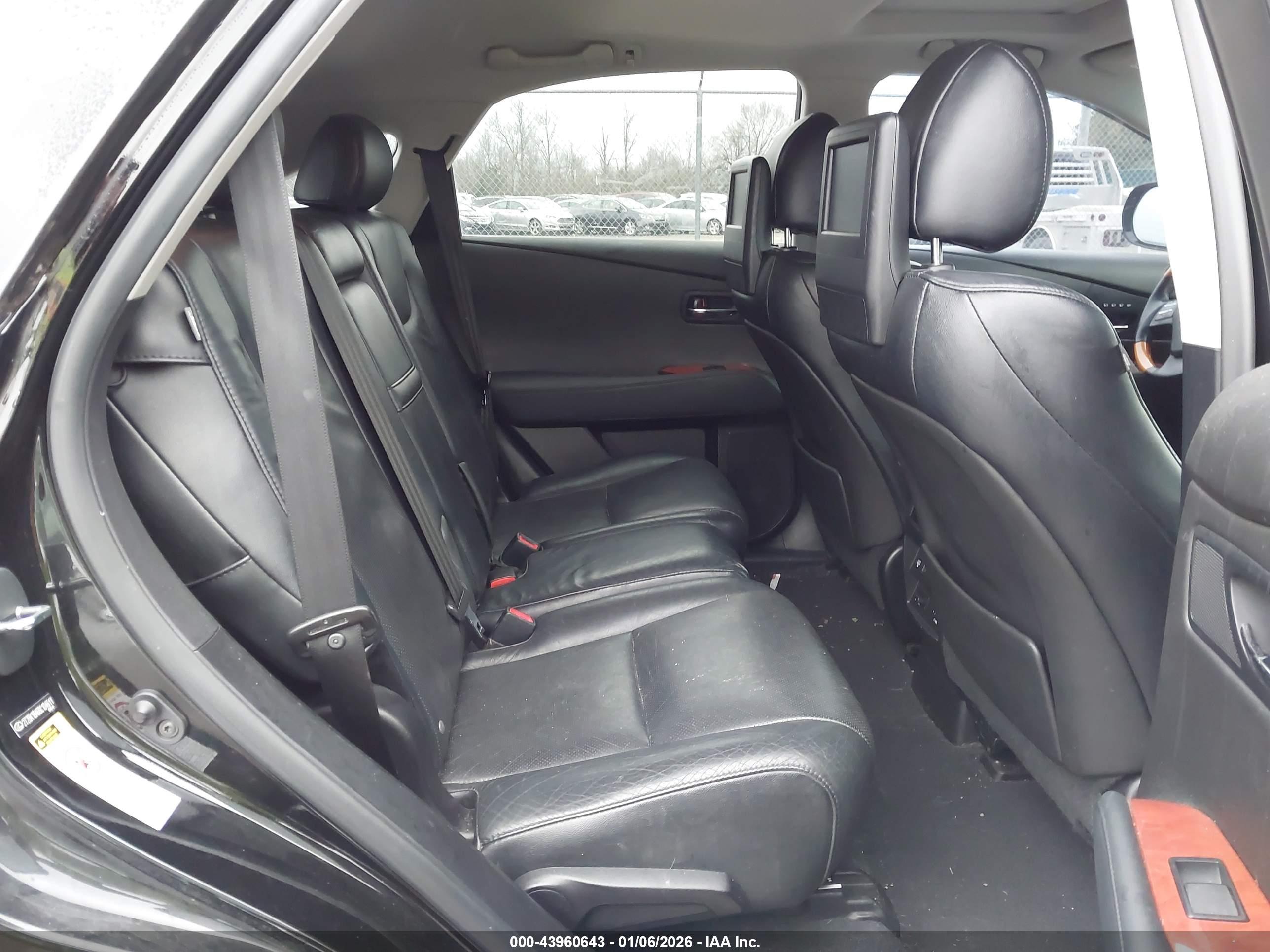 LEXUS RX image 8