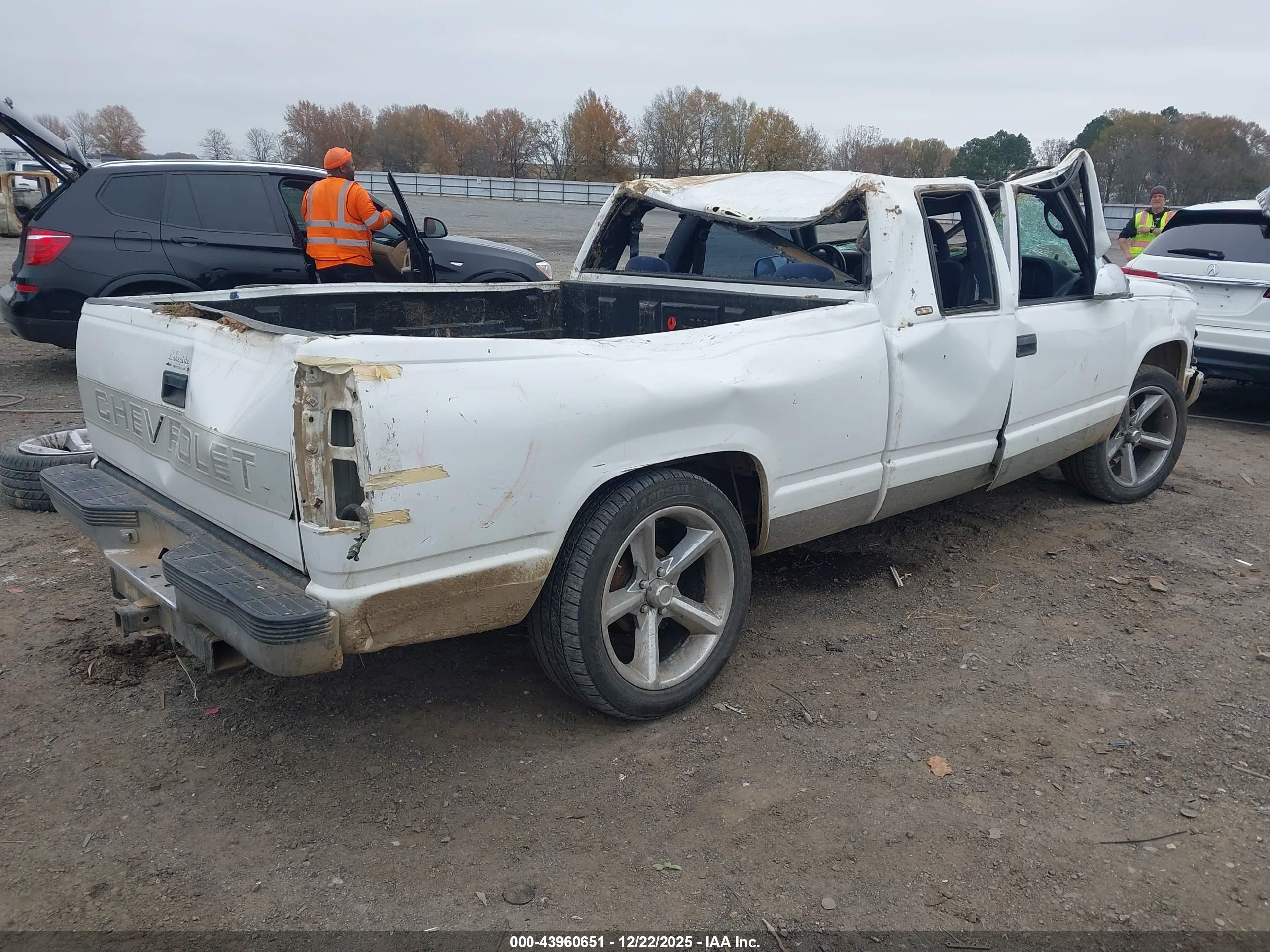 CHEVROLET C1500 image 4