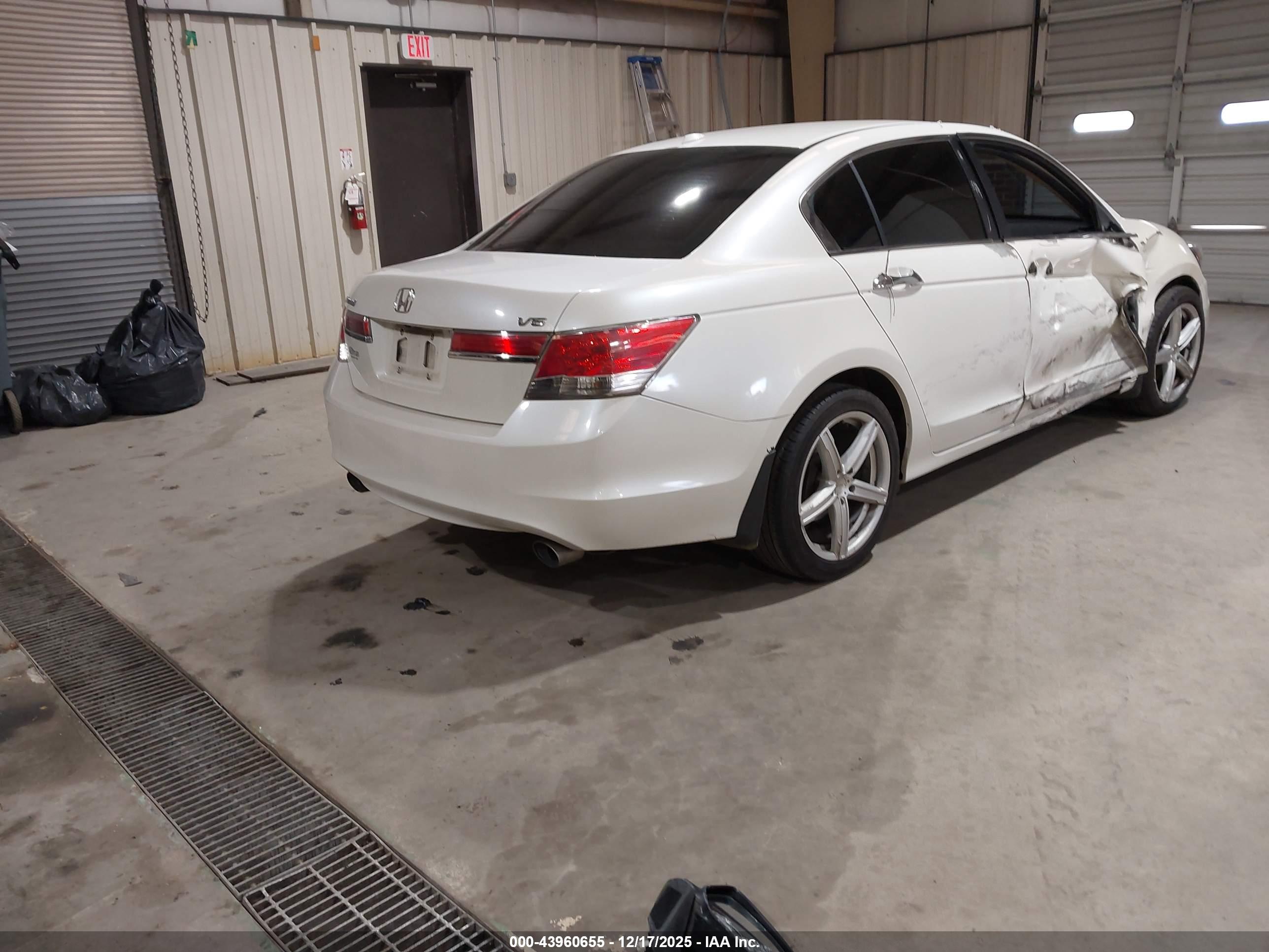 HONDA ACCORD image 4