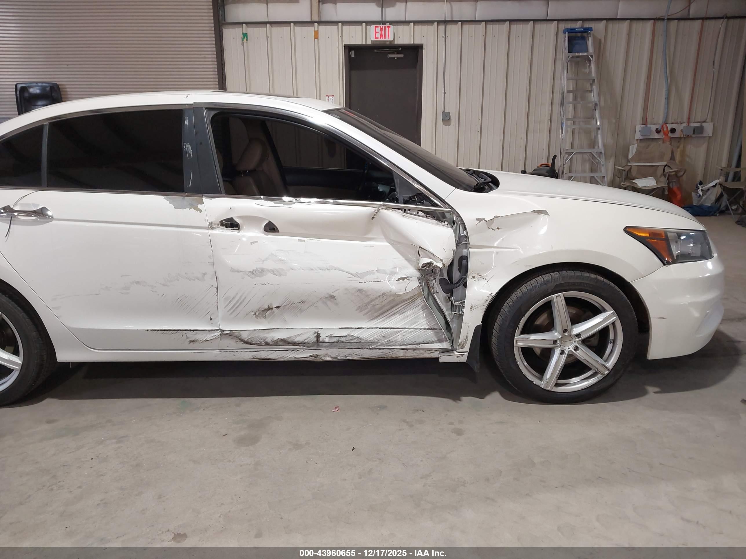 HONDA ACCORD image 6
