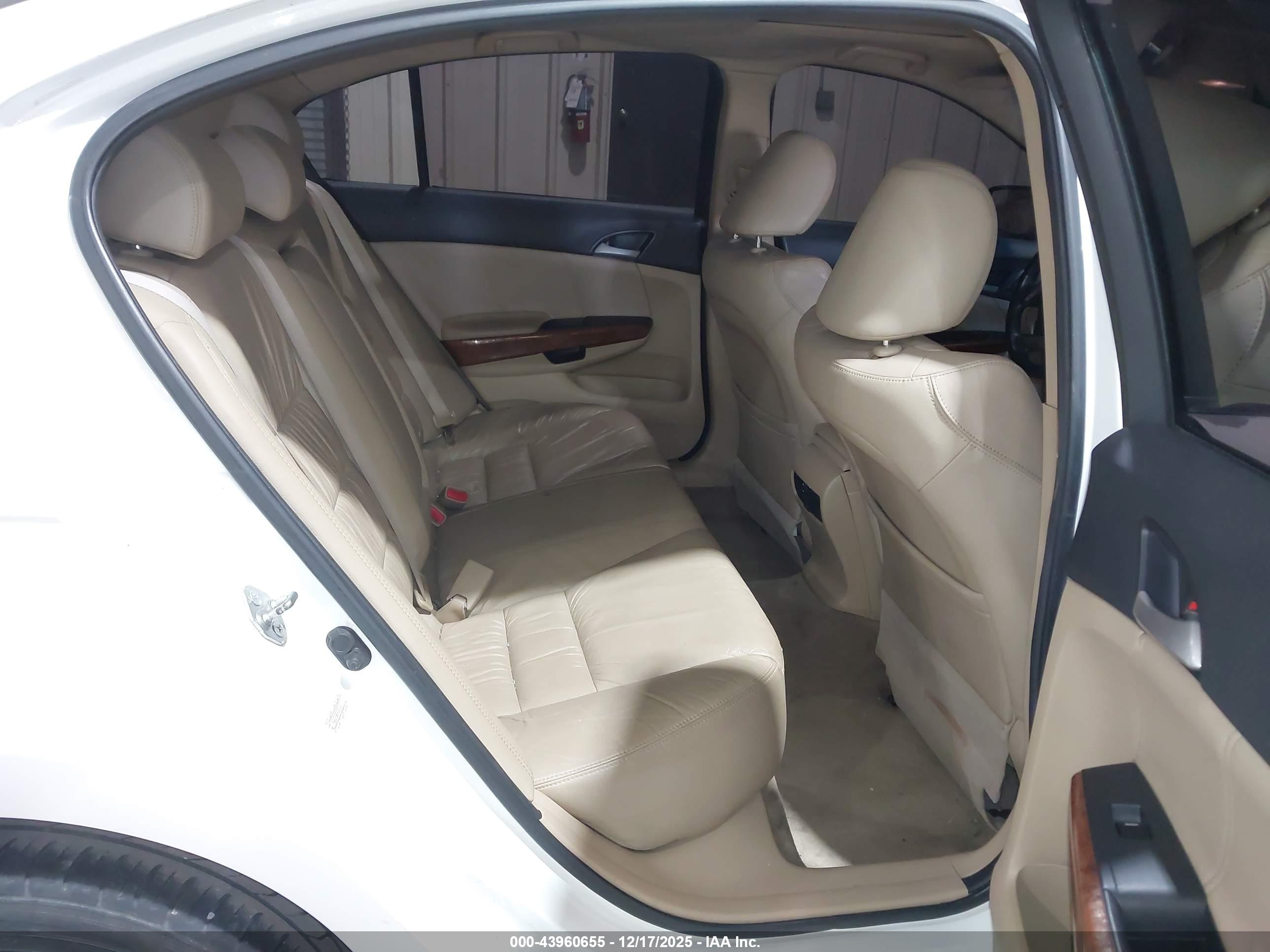 HONDA ACCORD image 8