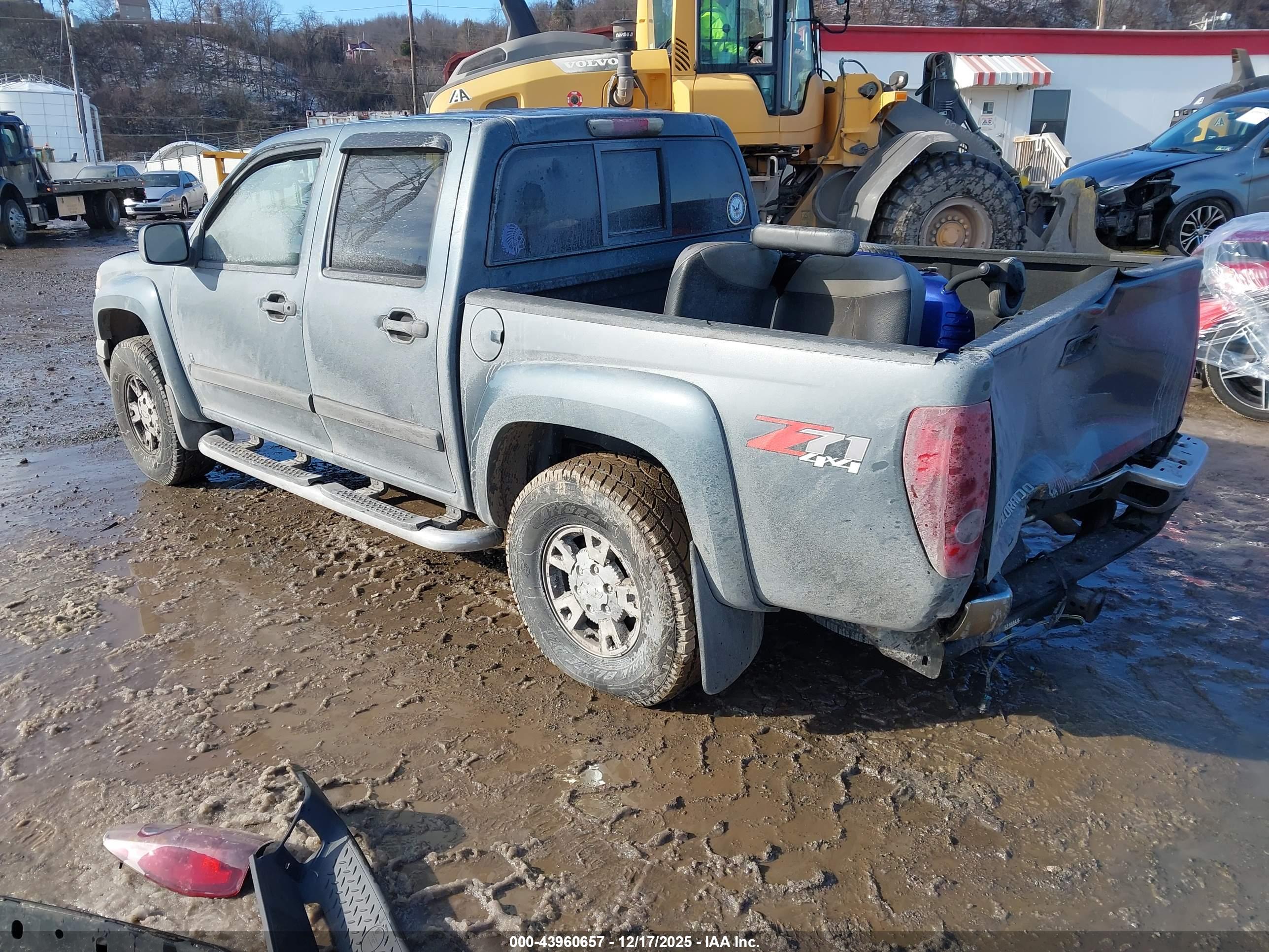 CHEVROLET COLORADO image 3