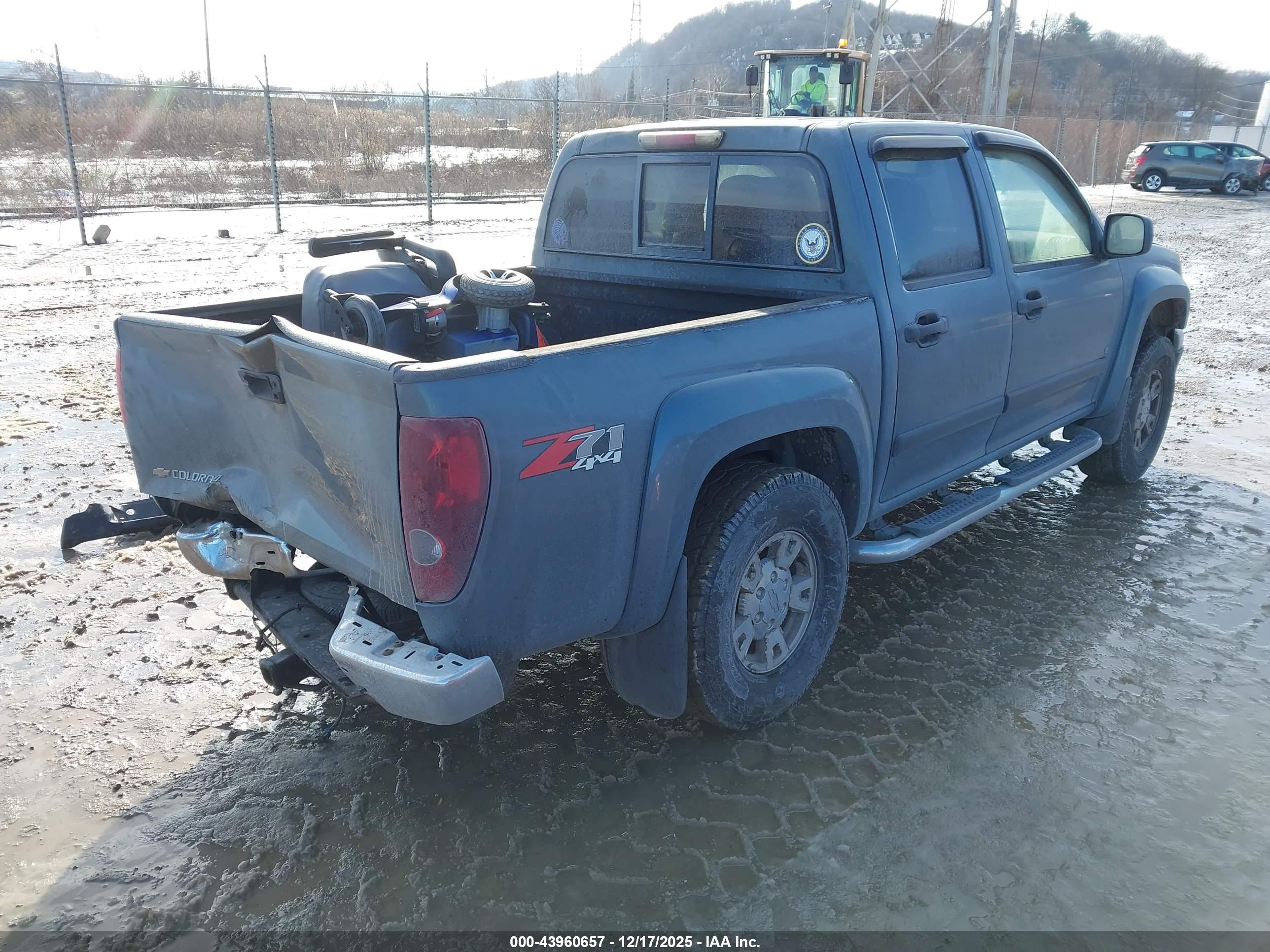 CHEVROLET COLORADO image 4