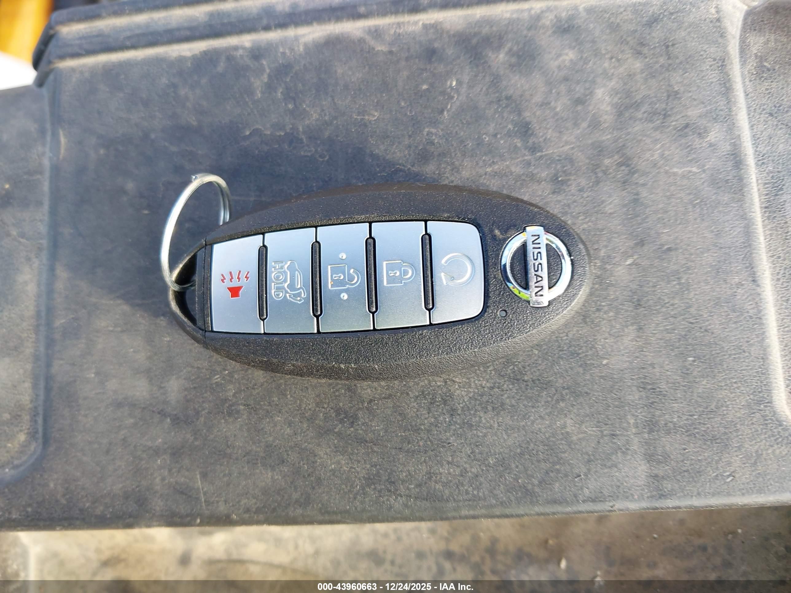 NISSAN ROGUE image 11