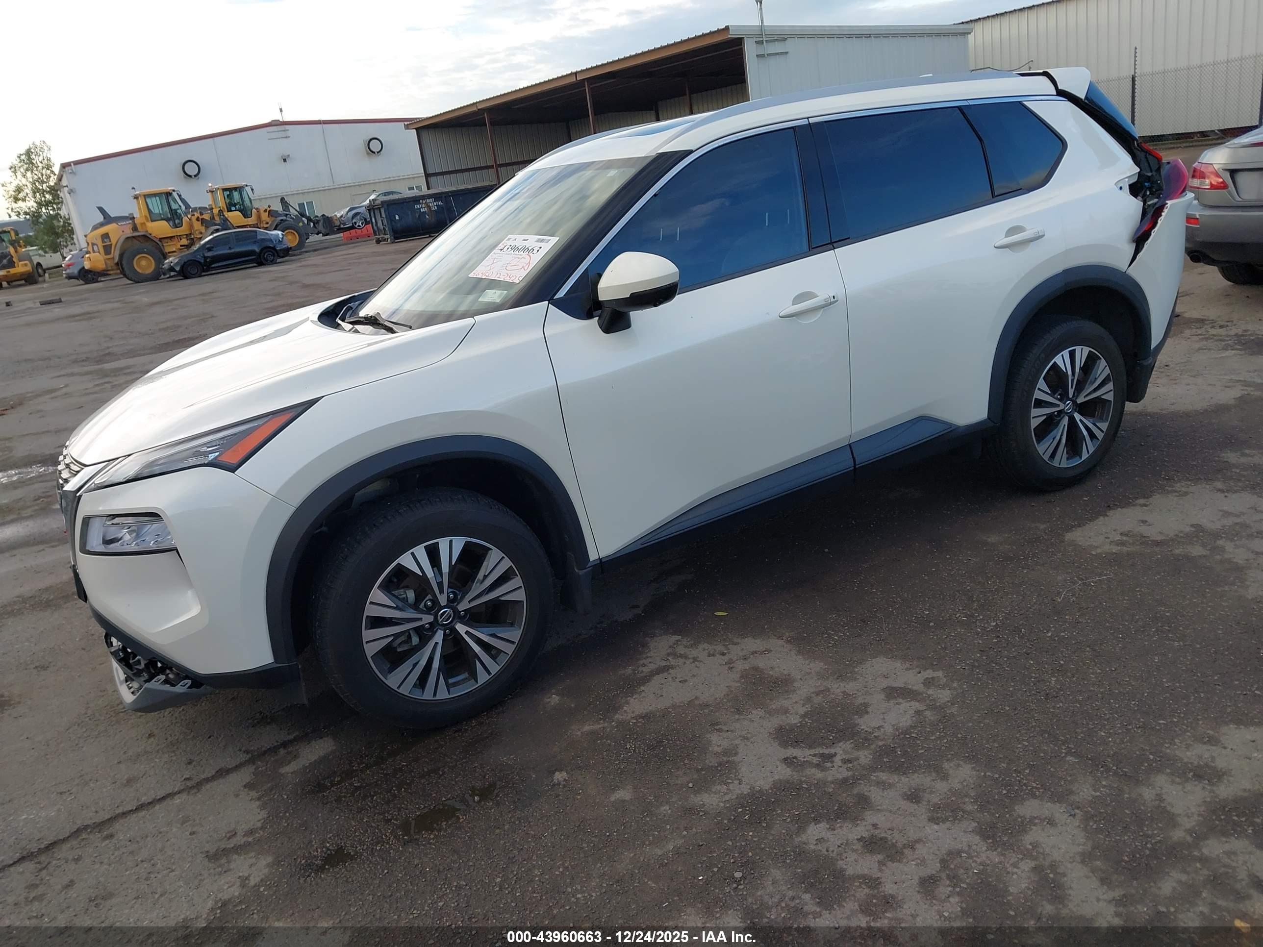 NISSAN ROGUE image 2