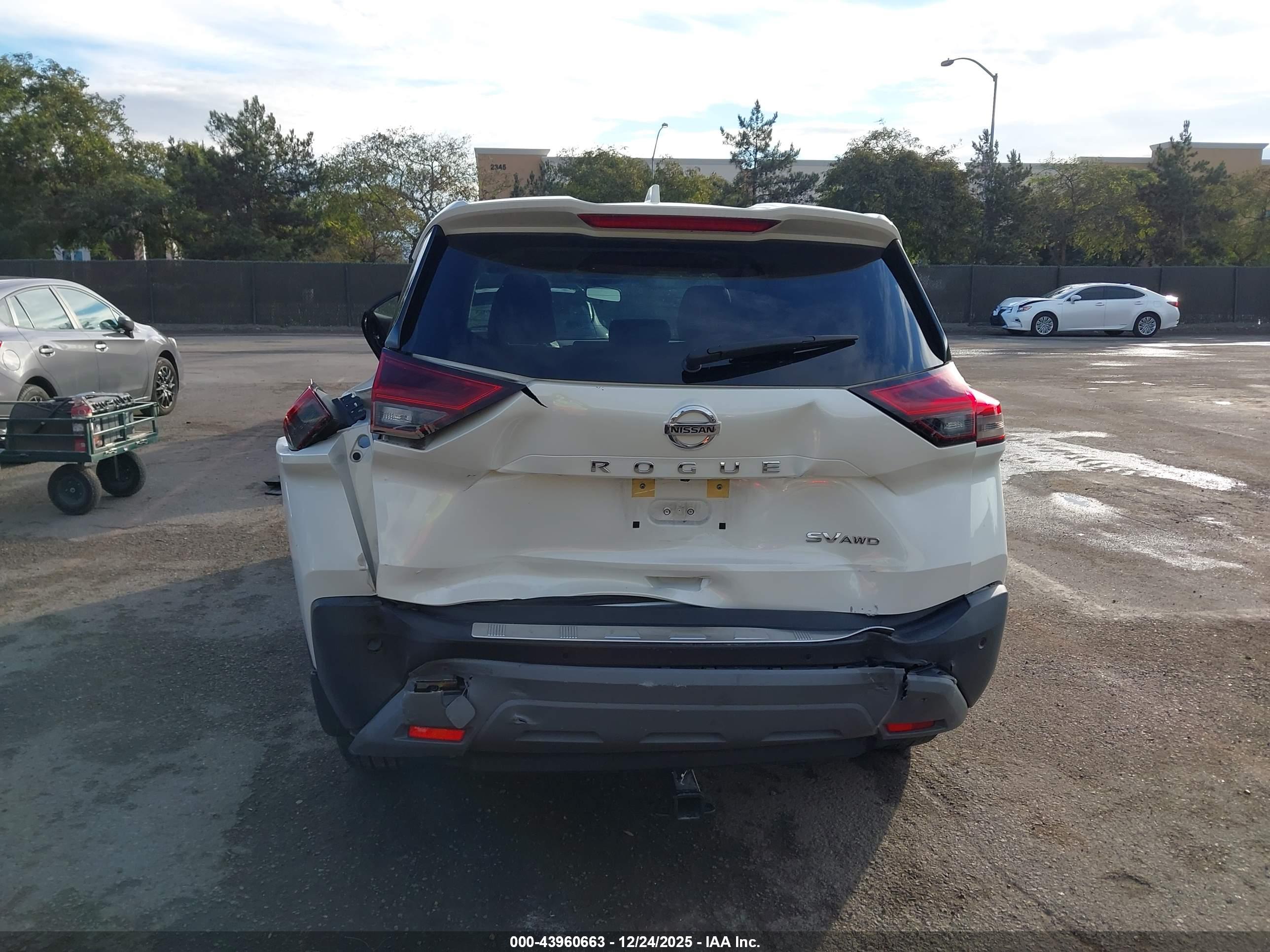 NISSAN ROGUE image 6