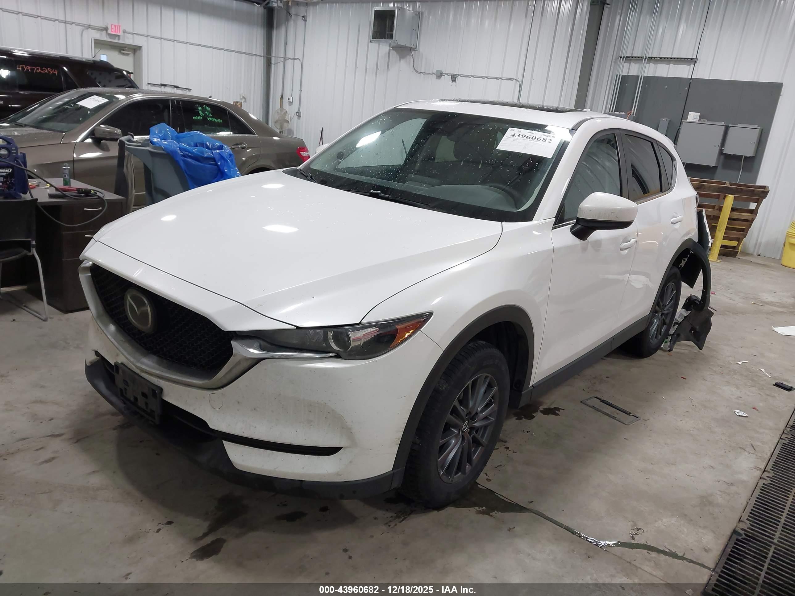 MAZDA CX-5 image 2