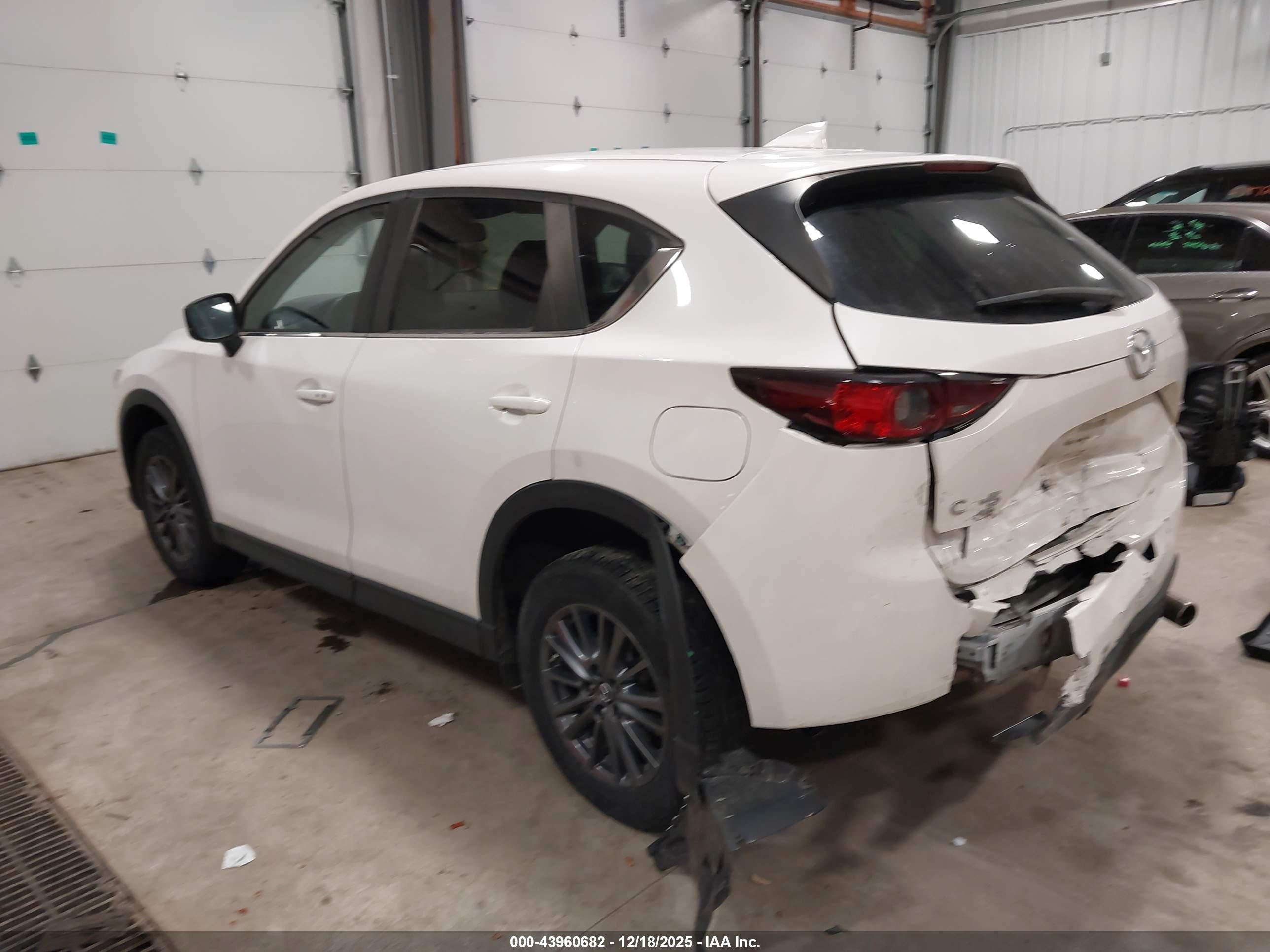 MAZDA CX-5 image 3