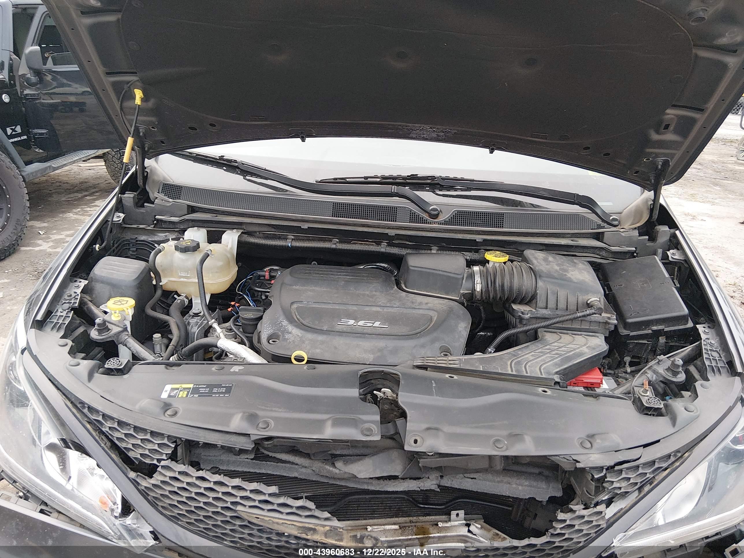 CHRYSLER PACIFICA image 10