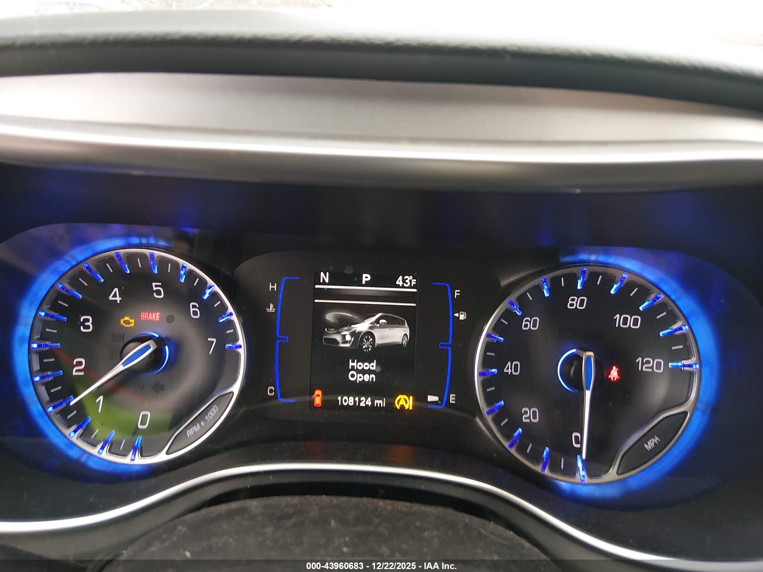 CHRYSLER PACIFICA image 7