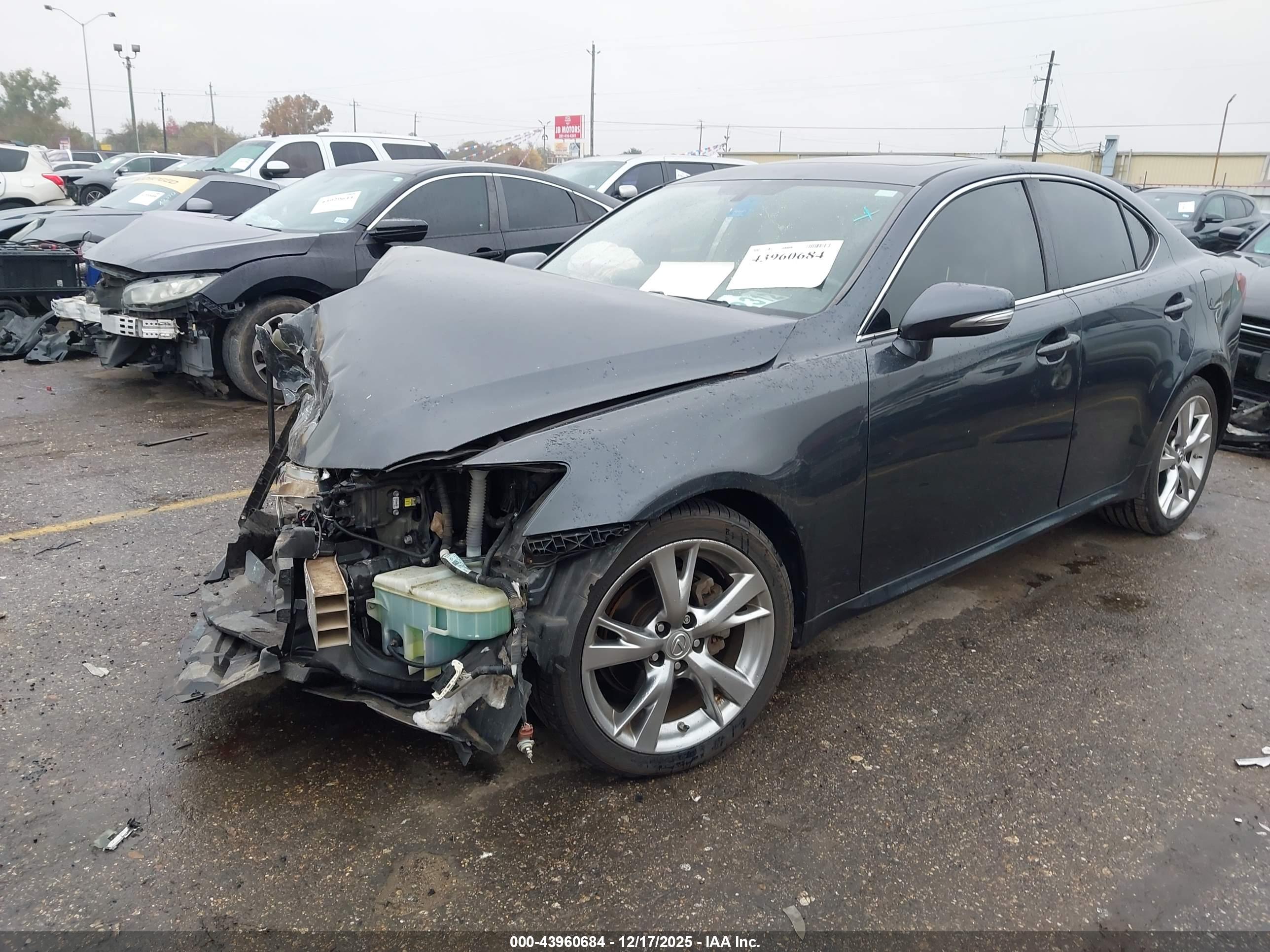 LEXUS IS image 2