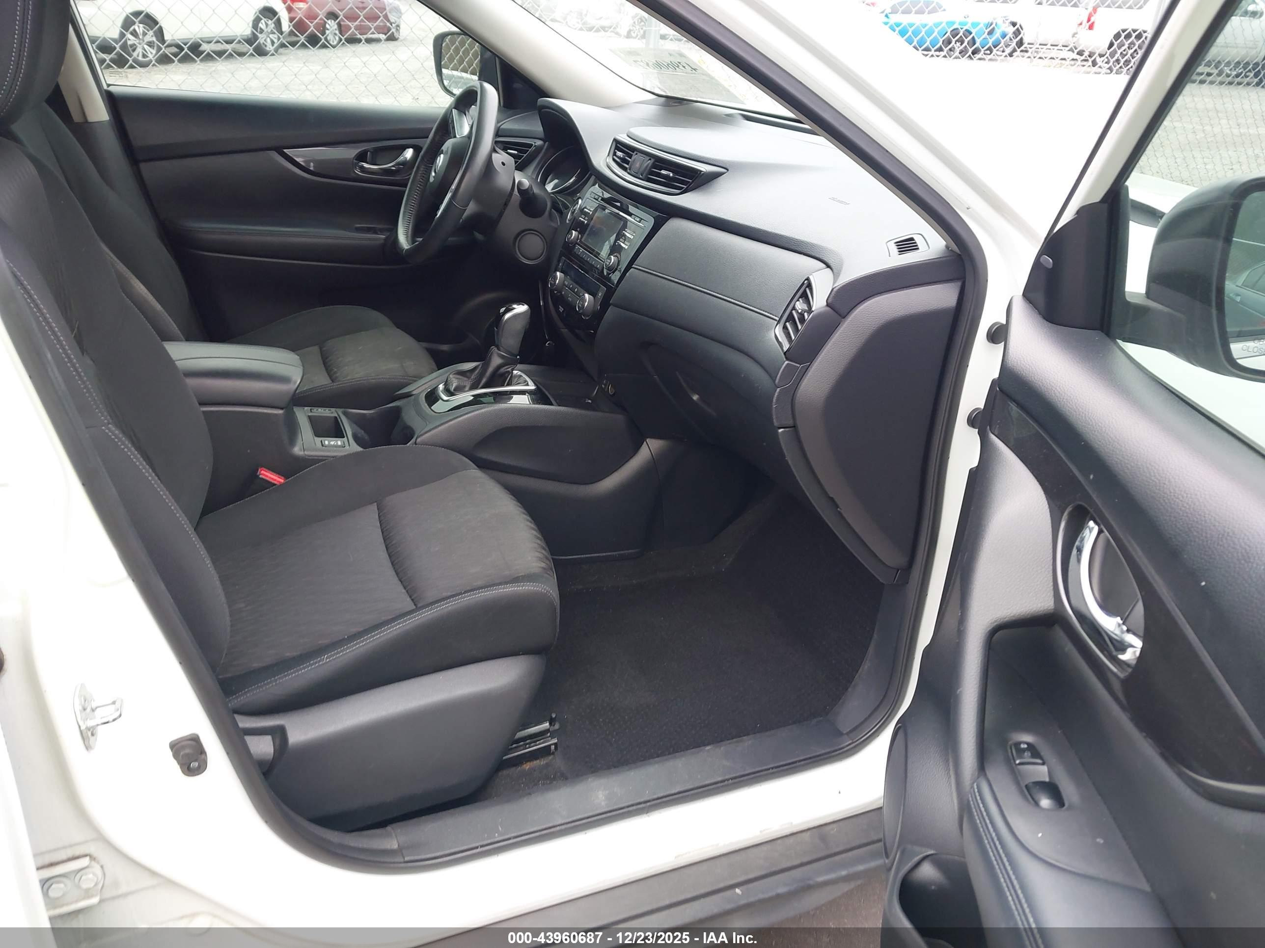 NISSAN ROGUE image 5