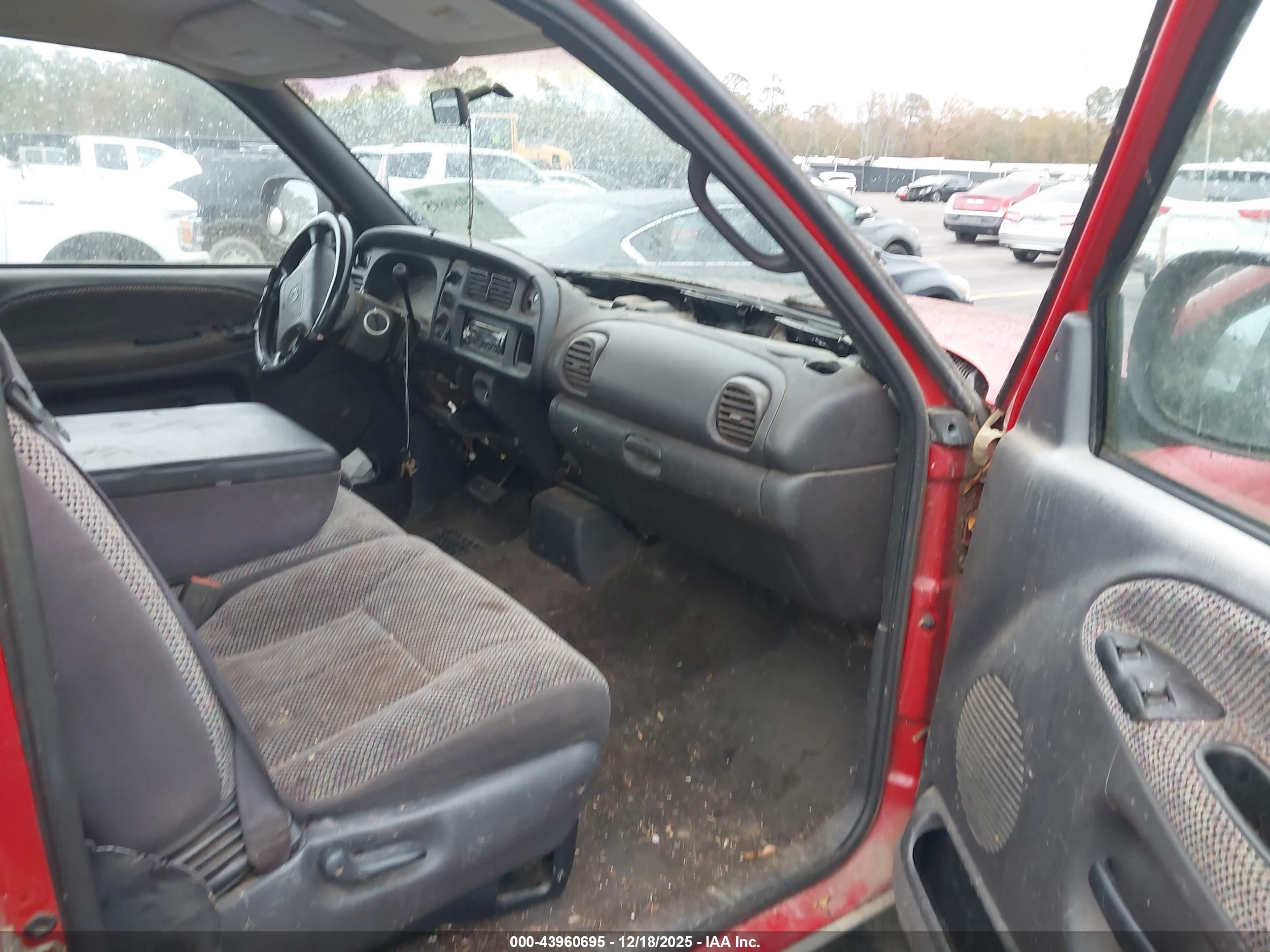 DODGE RAM image 5
