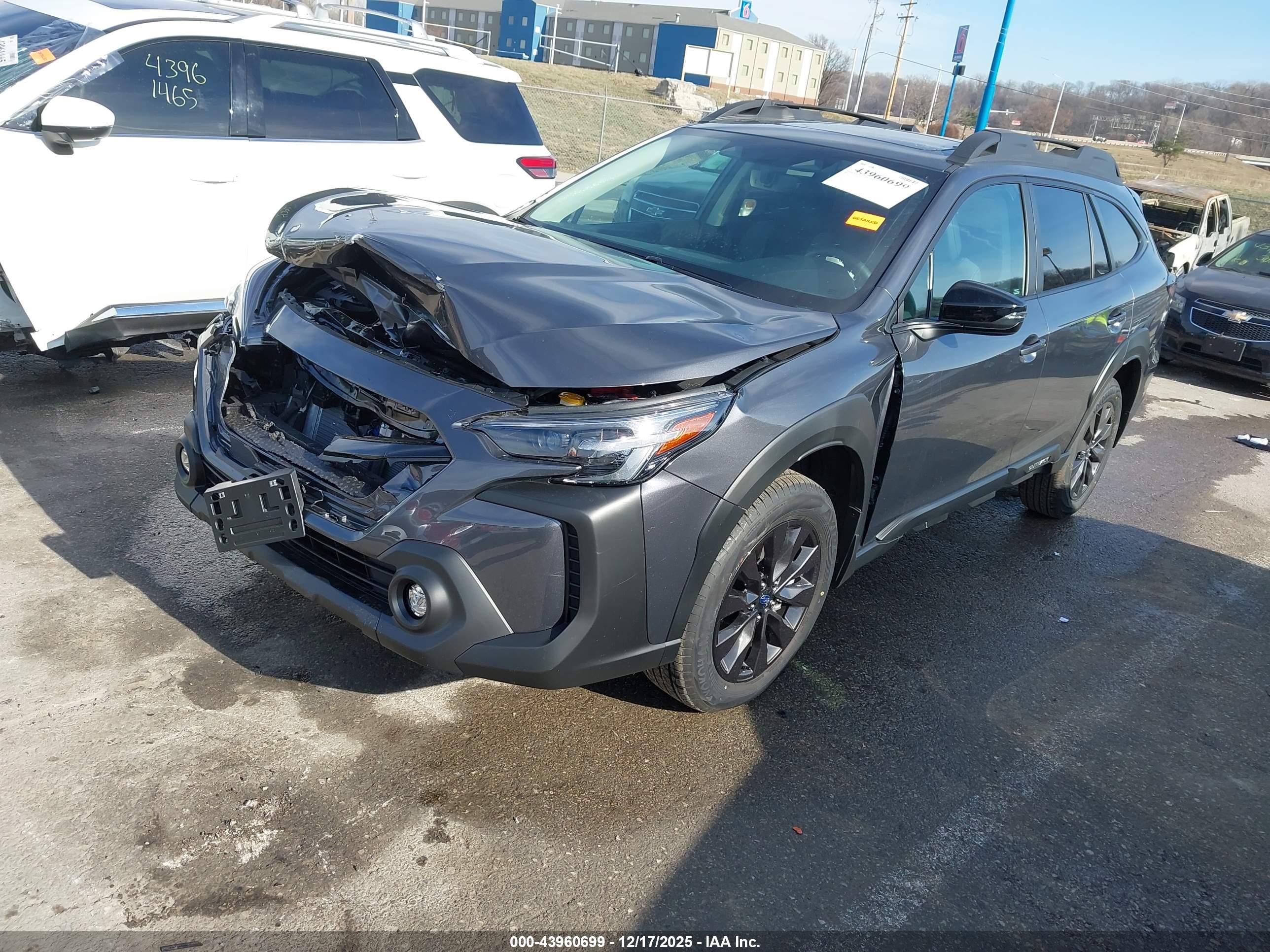 SUBARU OUTBACK image 2