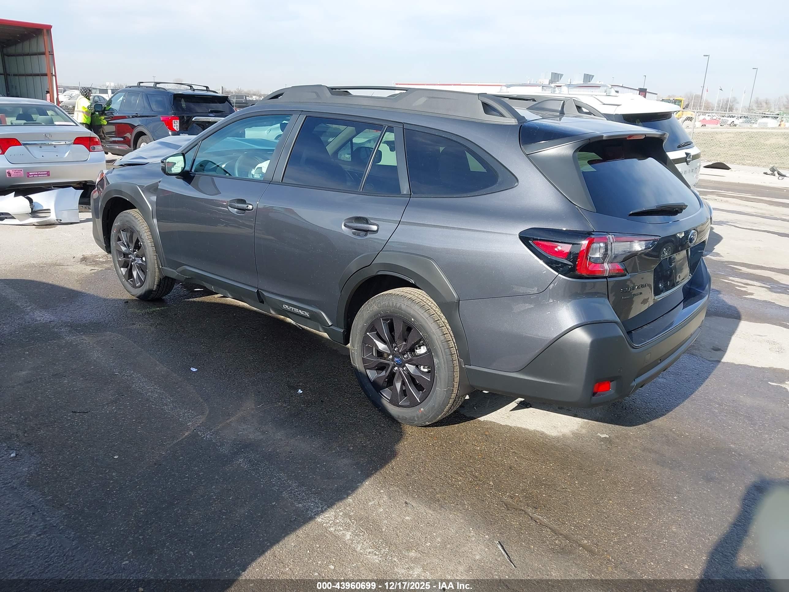 SUBARU OUTBACK image 3