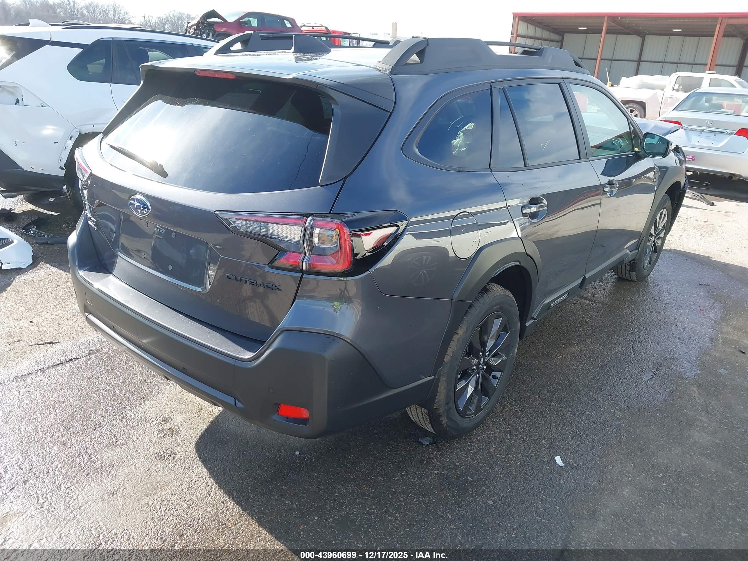 SUBARU OUTBACK image 4