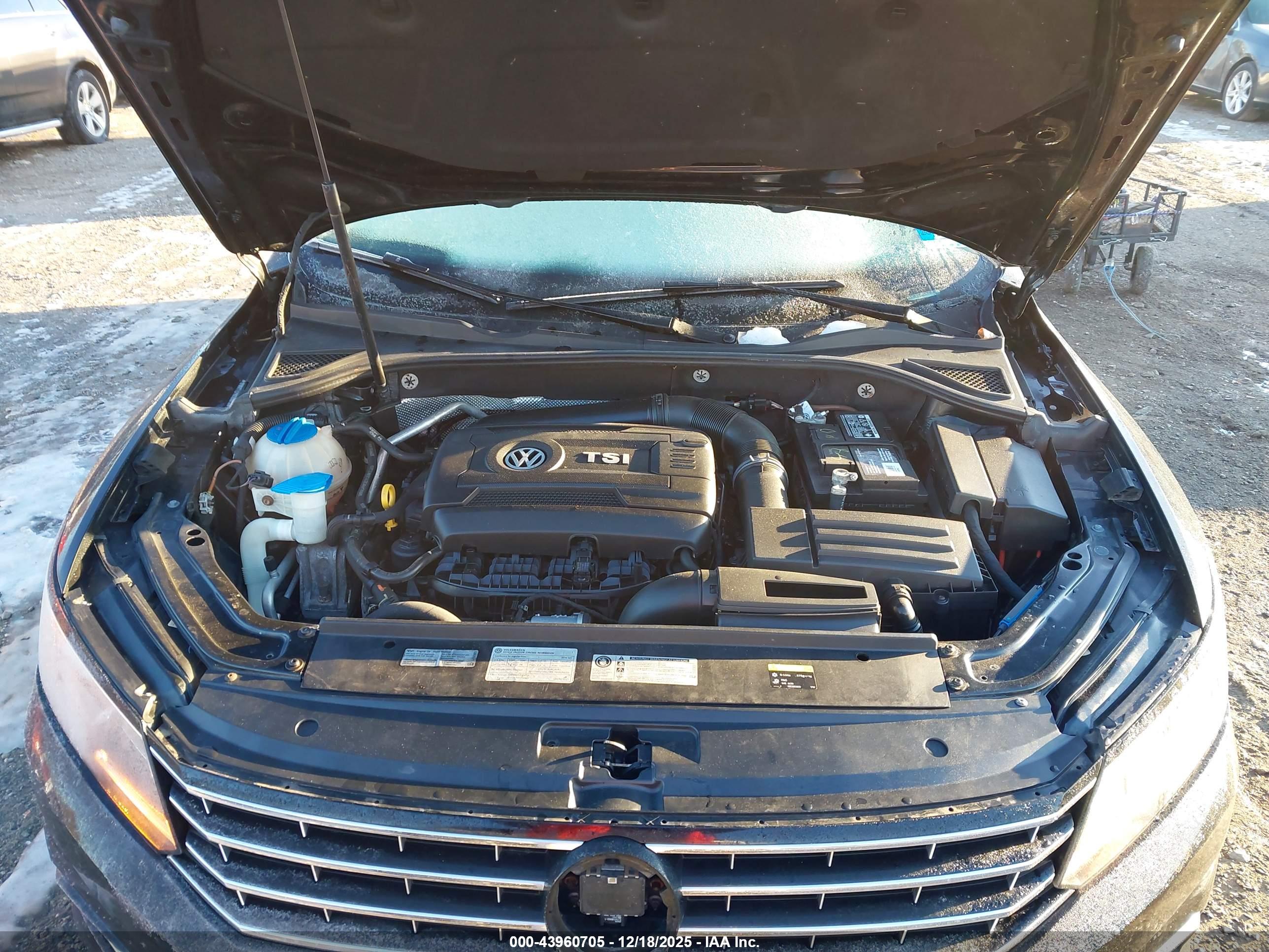 VOLKSWAGEN PASSAT image 10