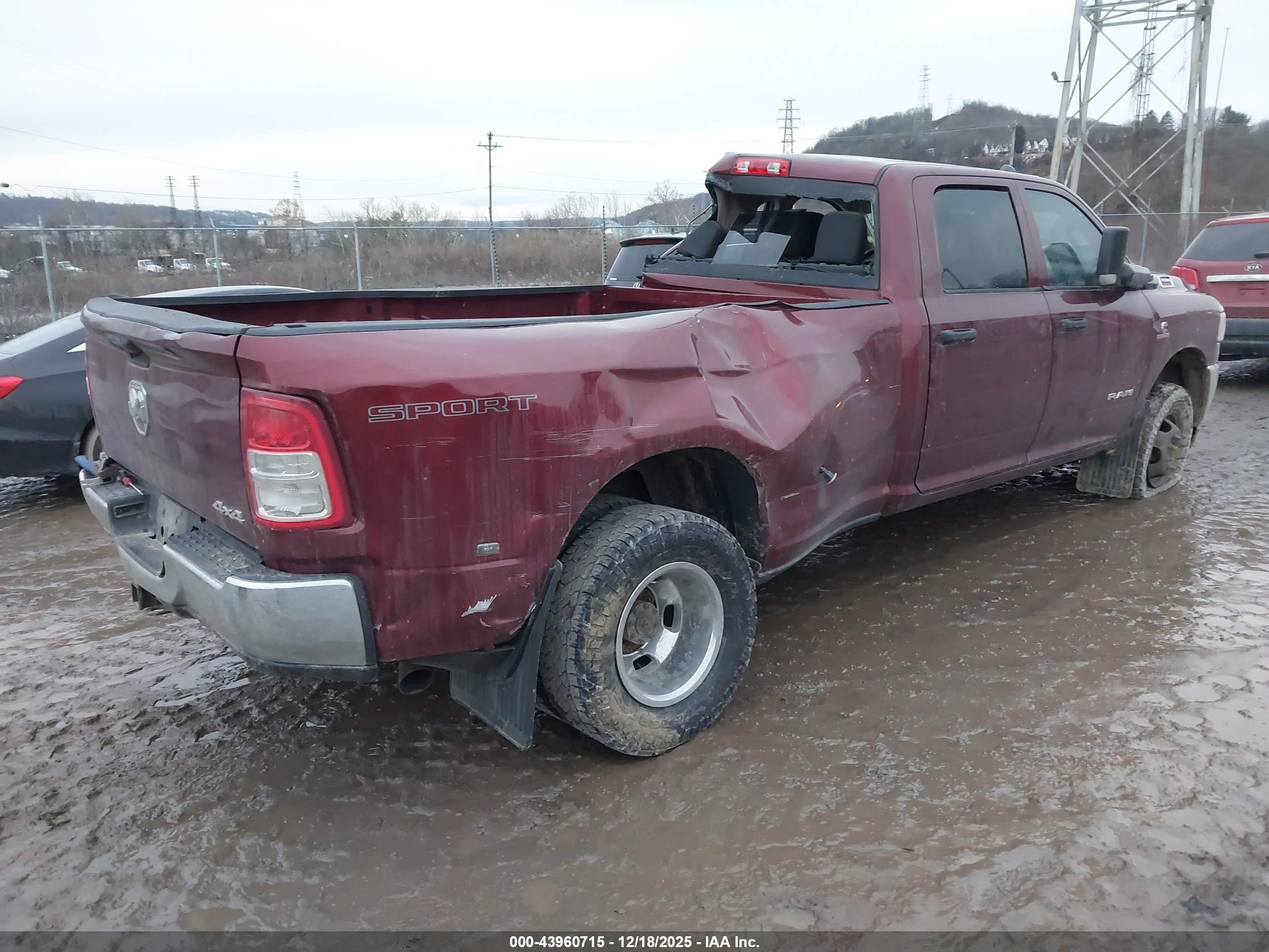 RAM 3500 image 4