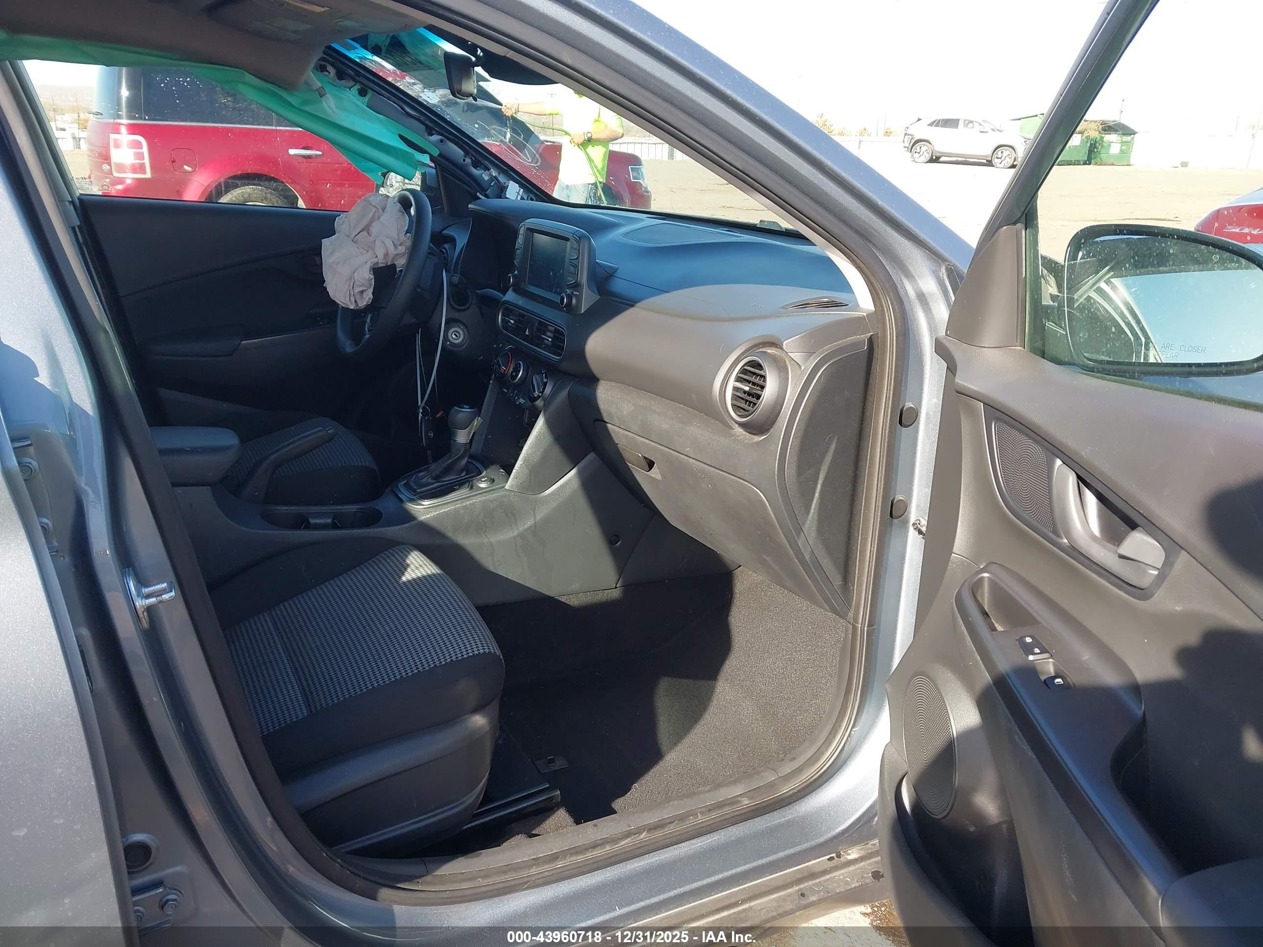 HYUNDAI KONA image 5