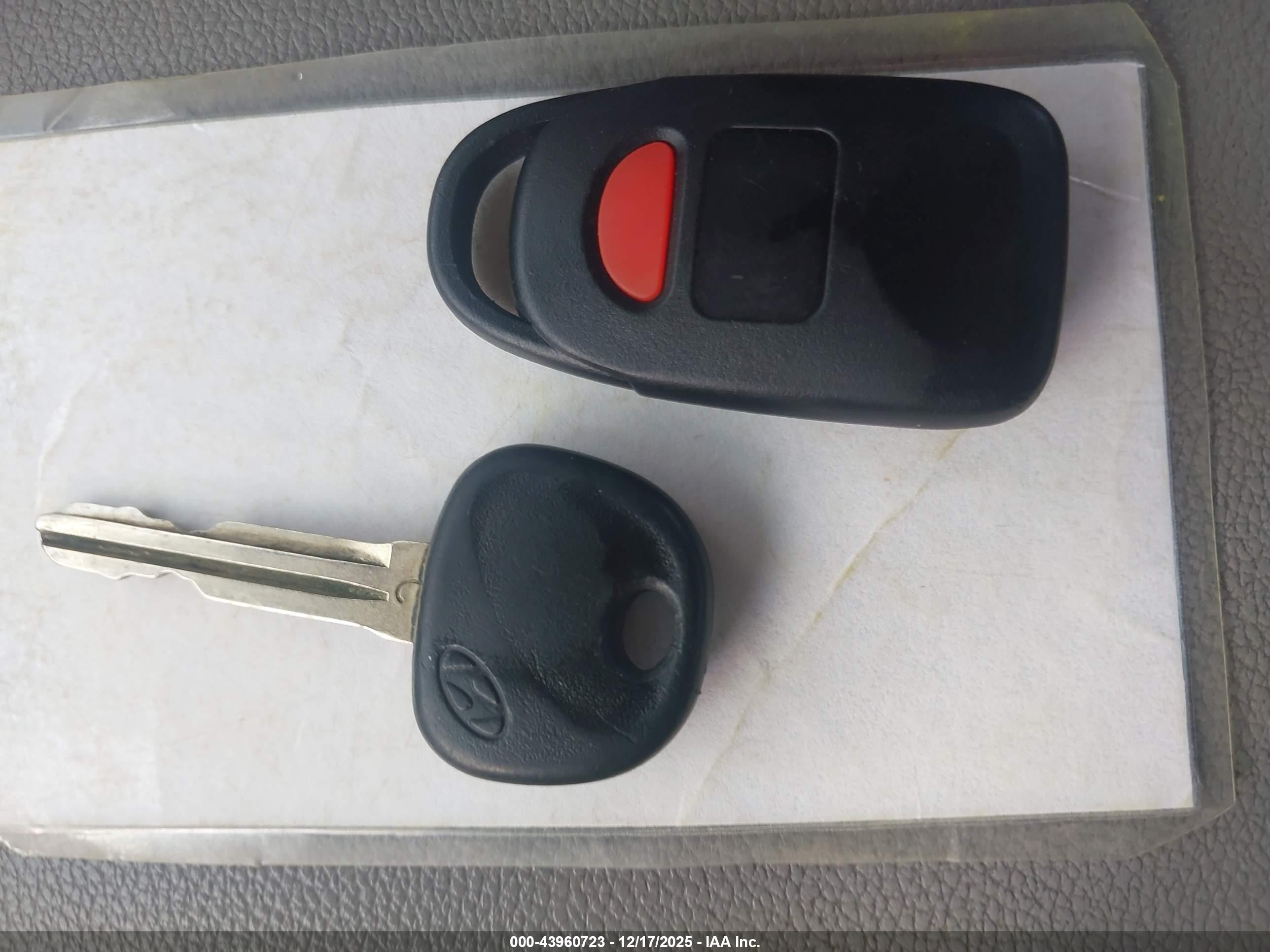 HYUNDAI ELANTRA image 11
