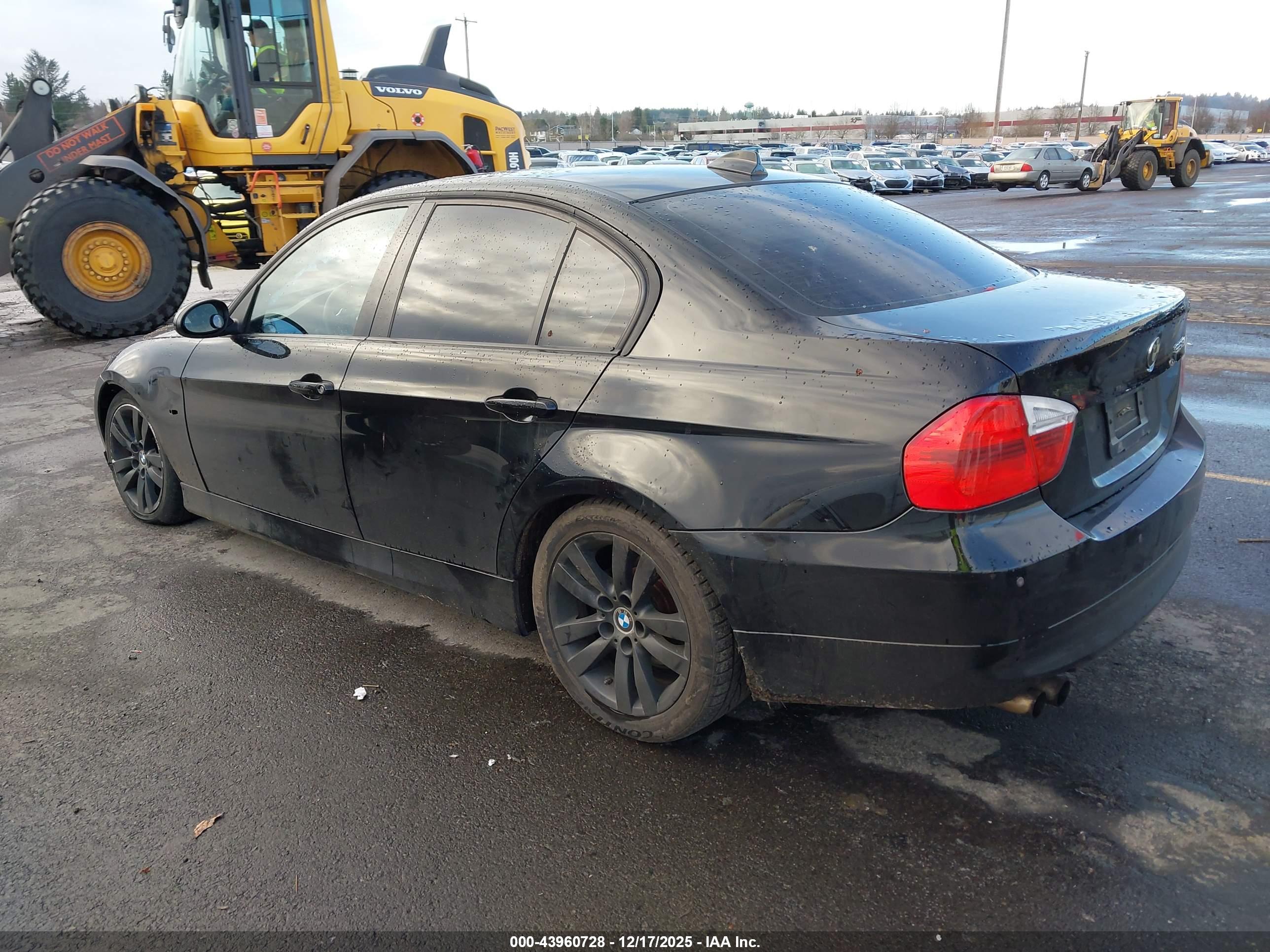 BMW 328I image 3