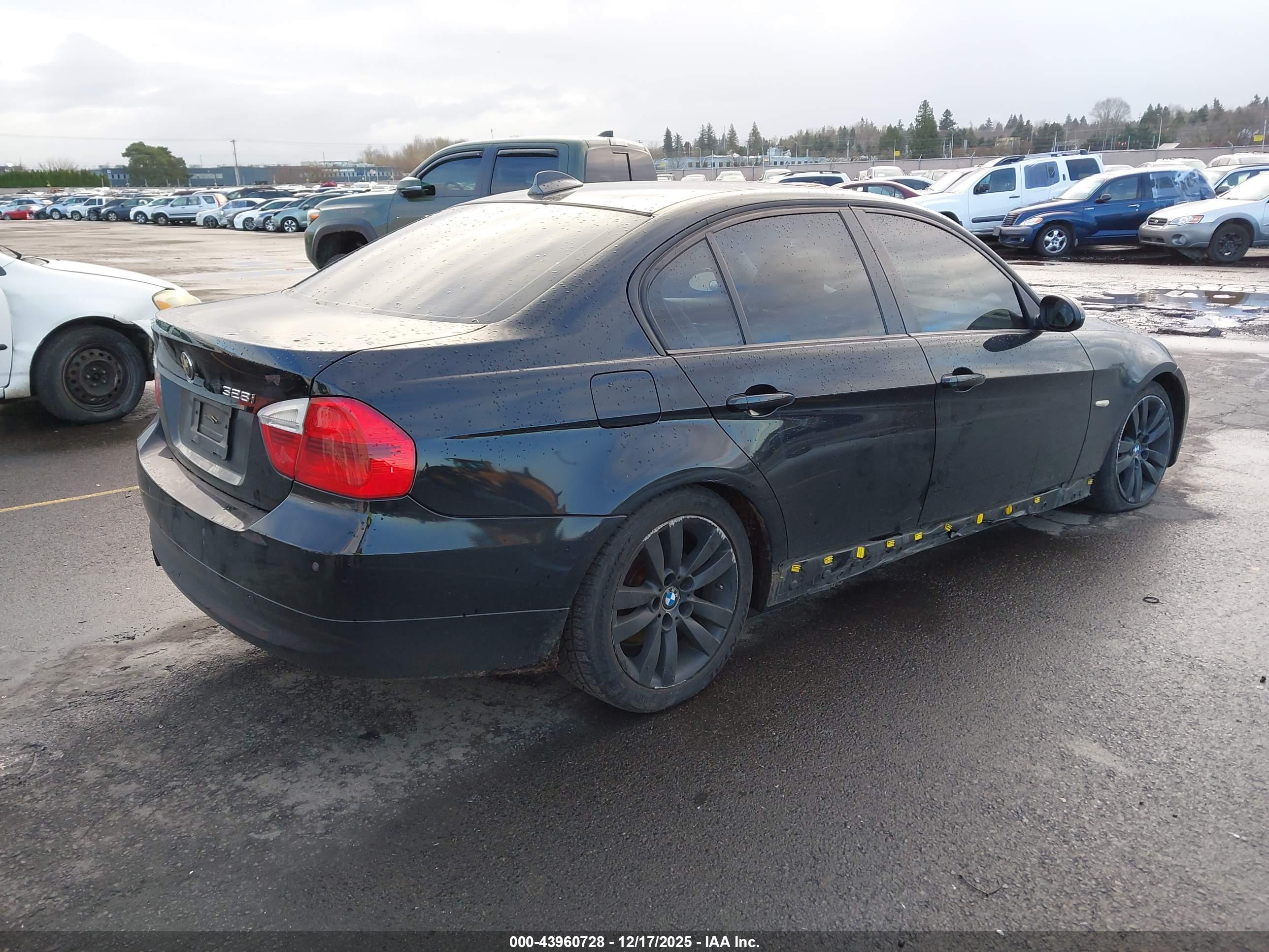 BMW 328I image 4