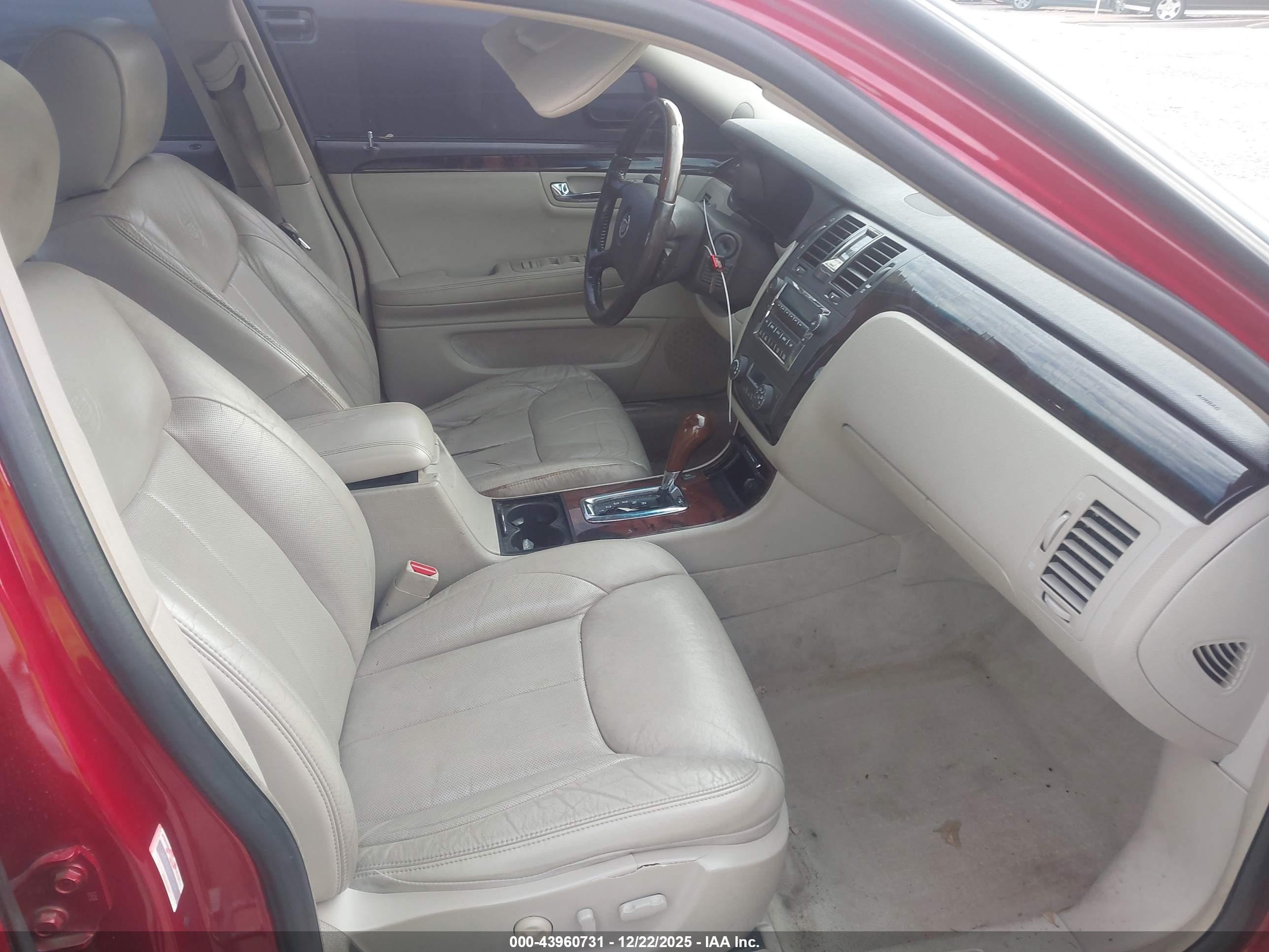 CADILLAC DTS image 5