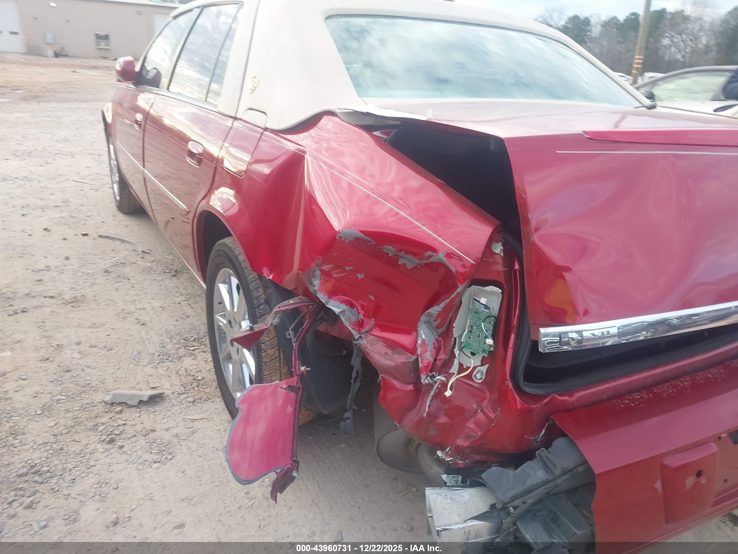 CADILLAC DTS image 6