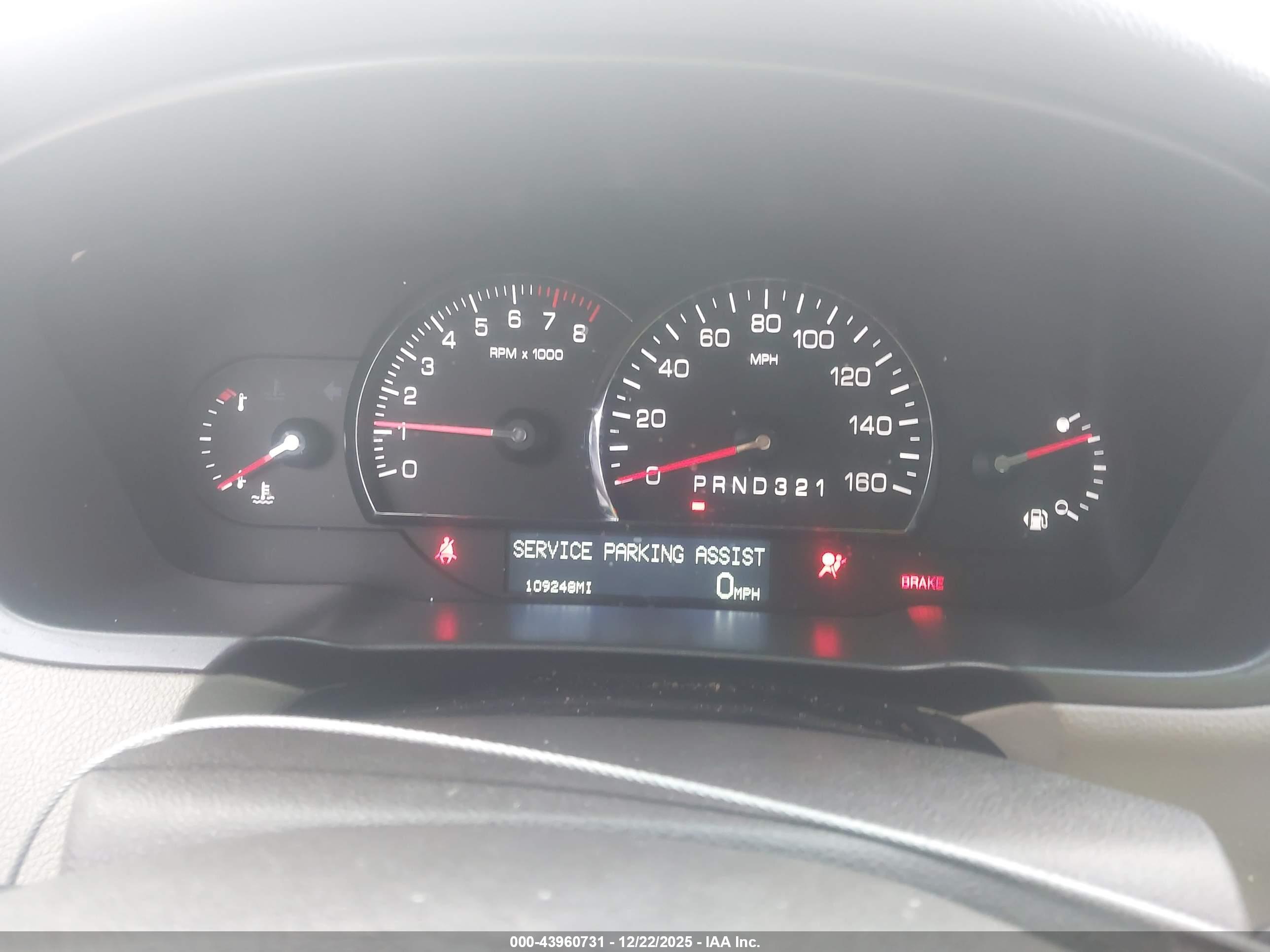 CADILLAC DTS image 7