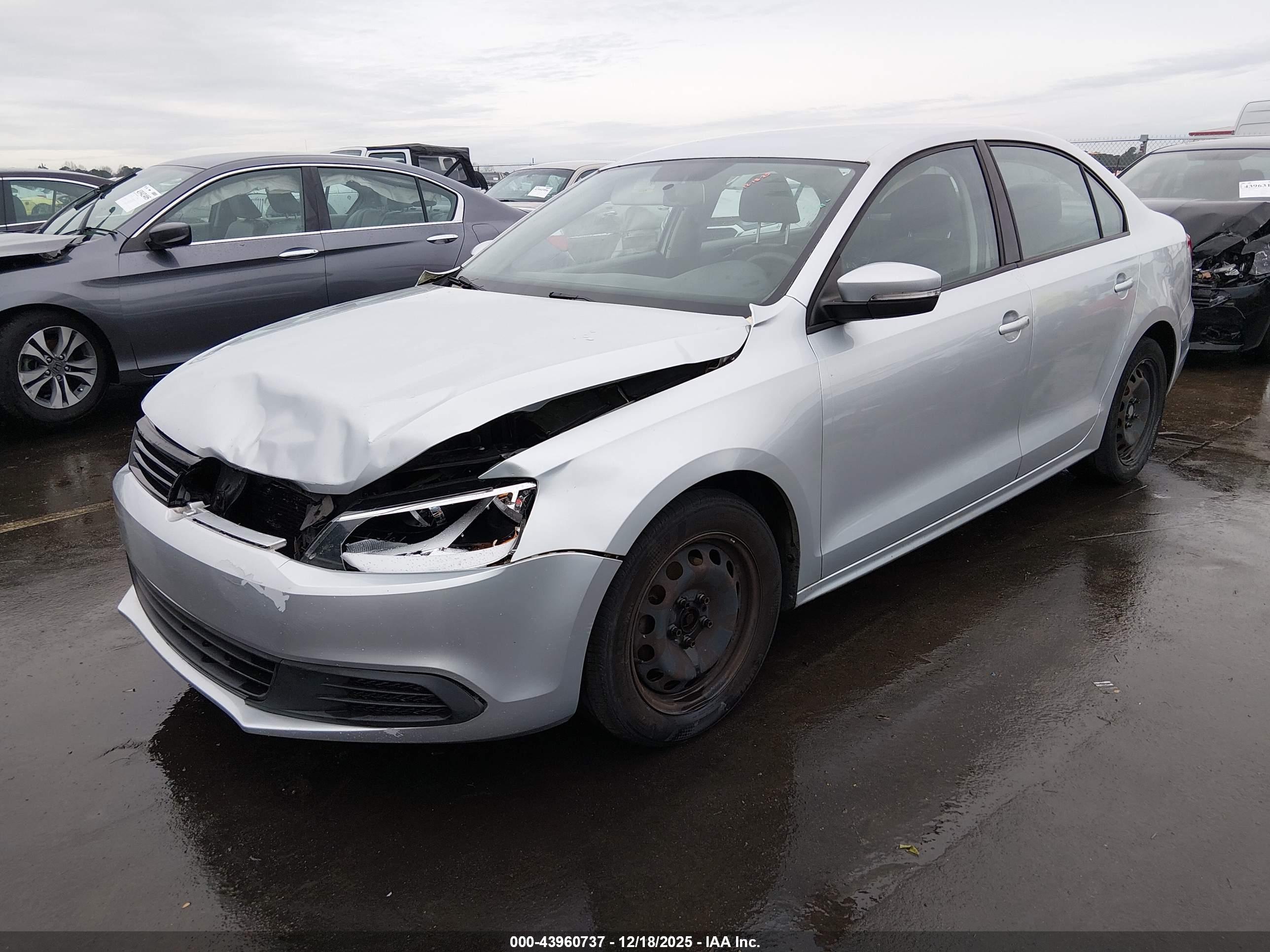 VOLKSWAGEN JETTA image 2