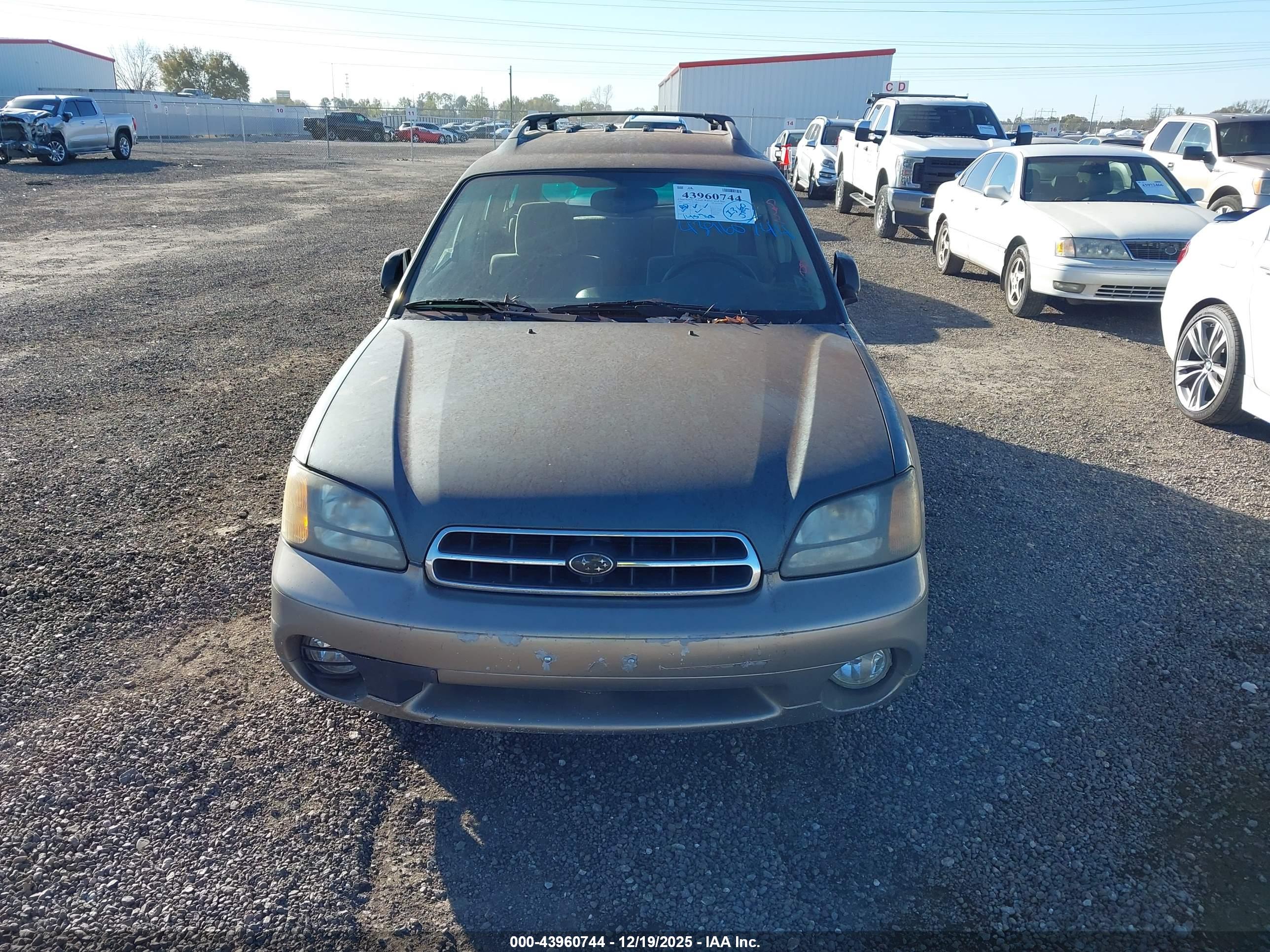 SUBARU OUTBACK image 6