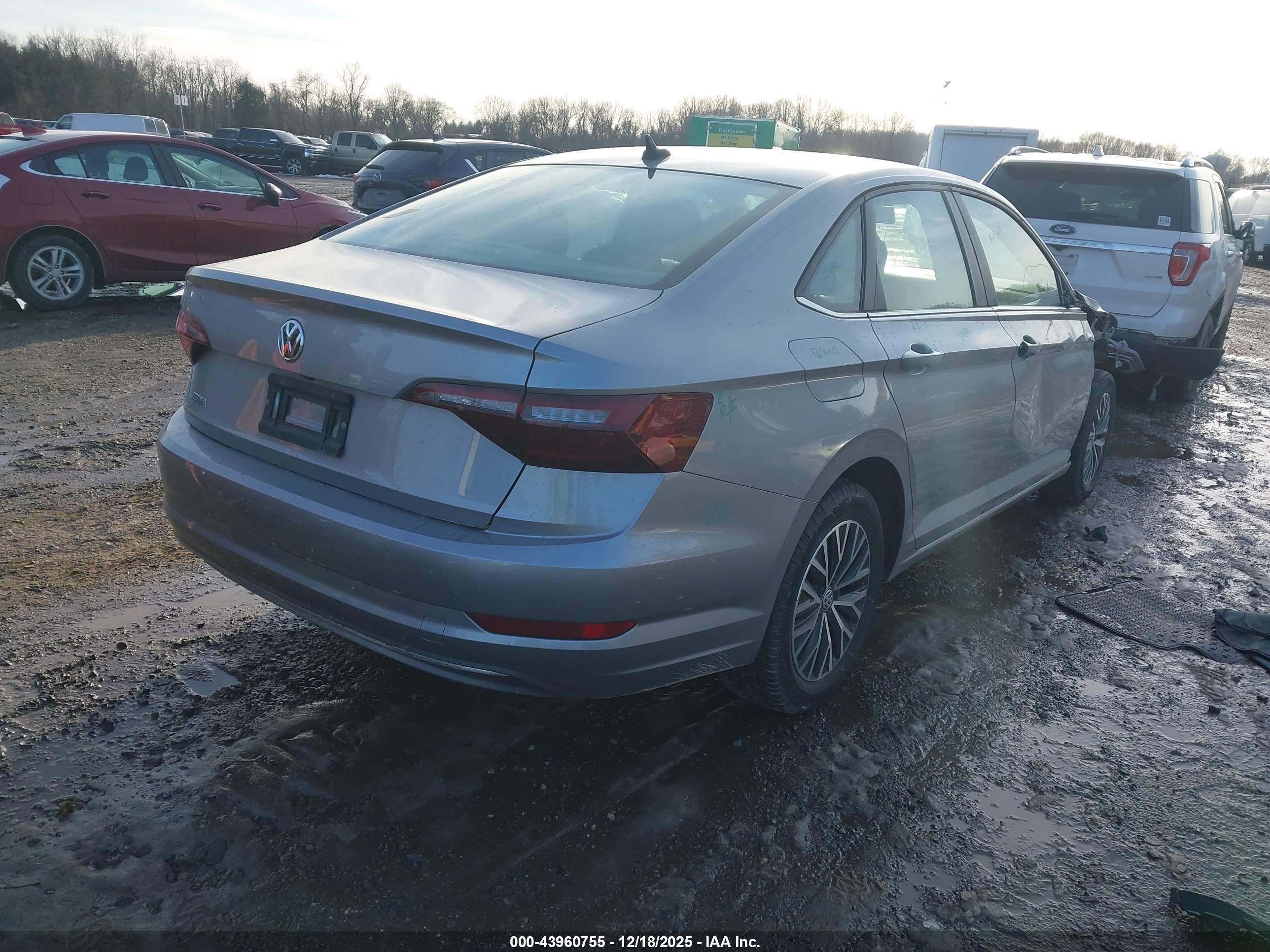 VOLKSWAGEN JETTA image 4