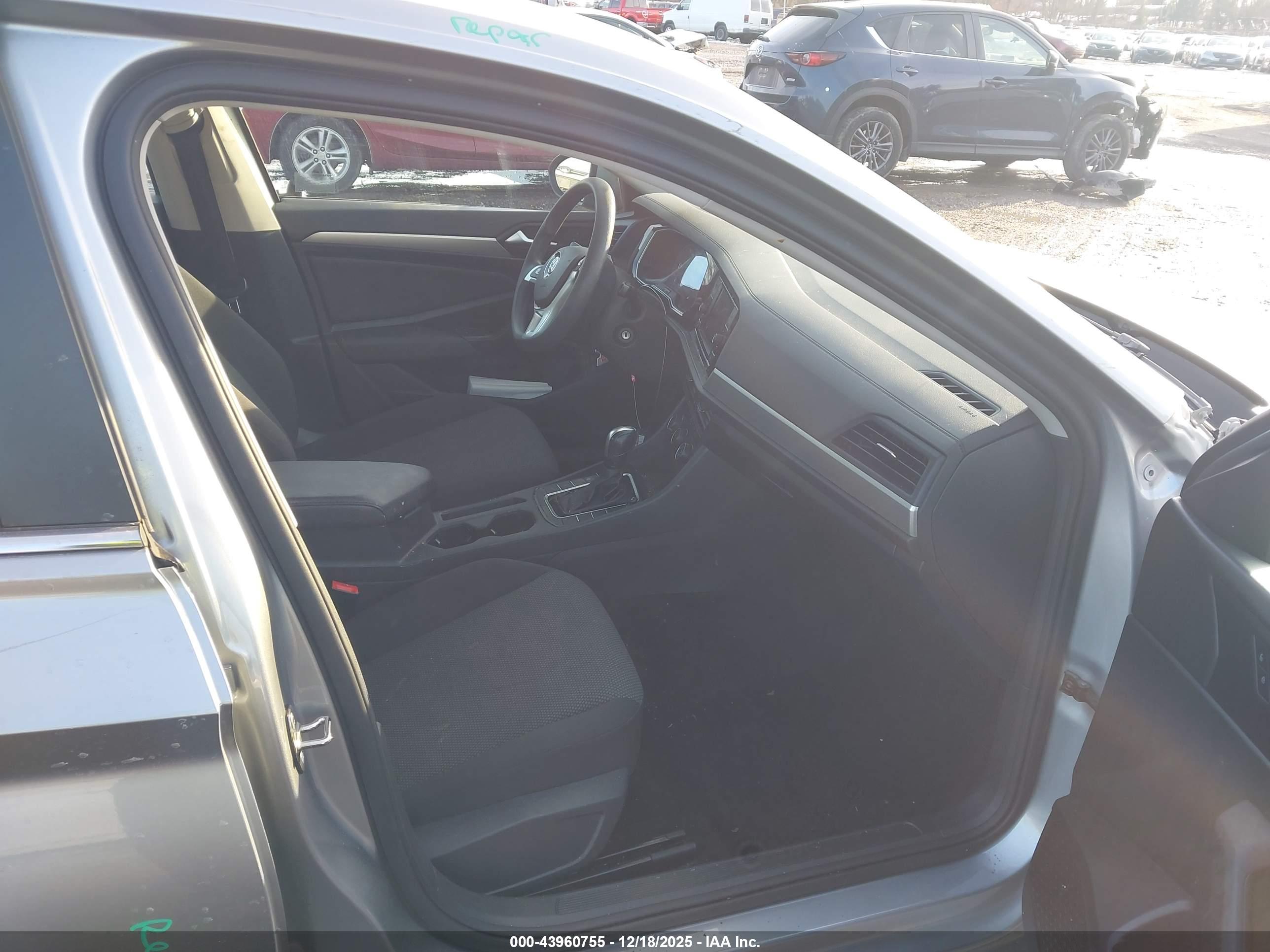VOLKSWAGEN JETTA image 5