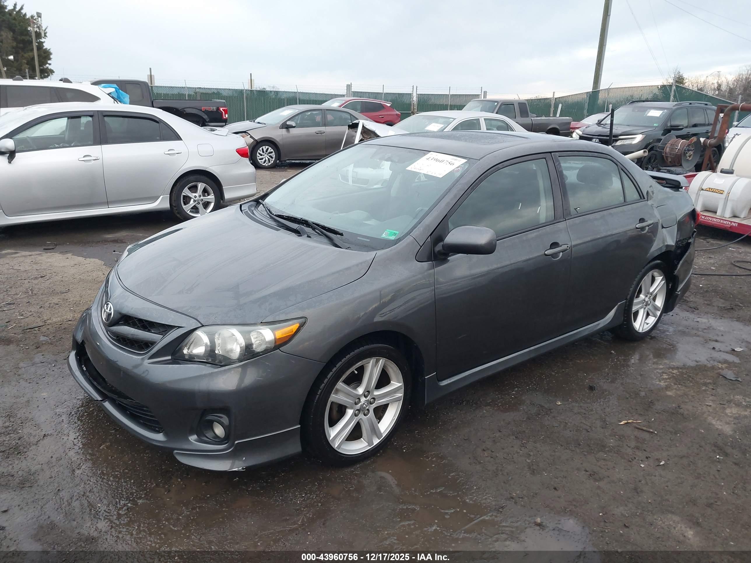 TOYOTA COROLLA image 2