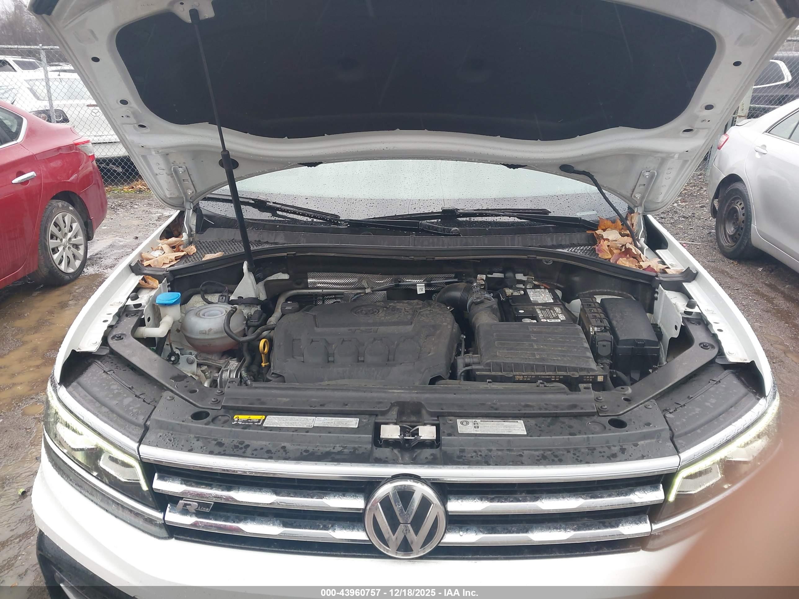 VOLKSWAGEN TIGUAN image 10