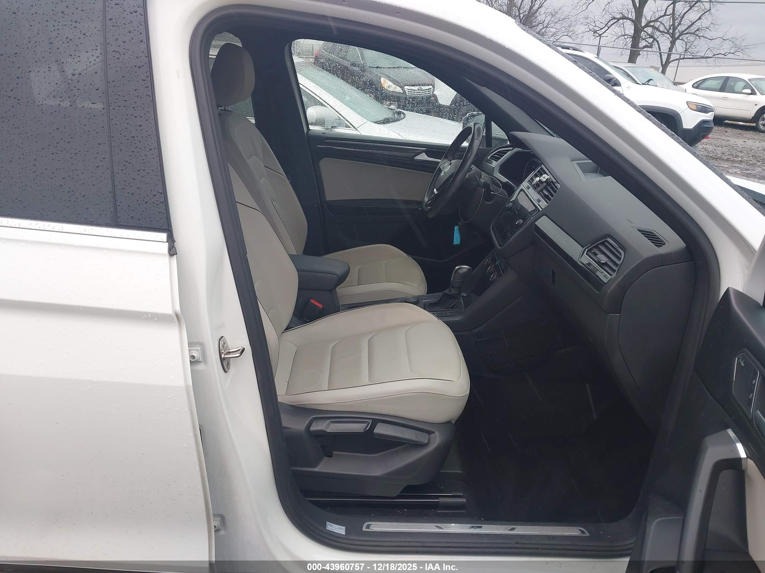 VOLKSWAGEN TIGUAN image 5