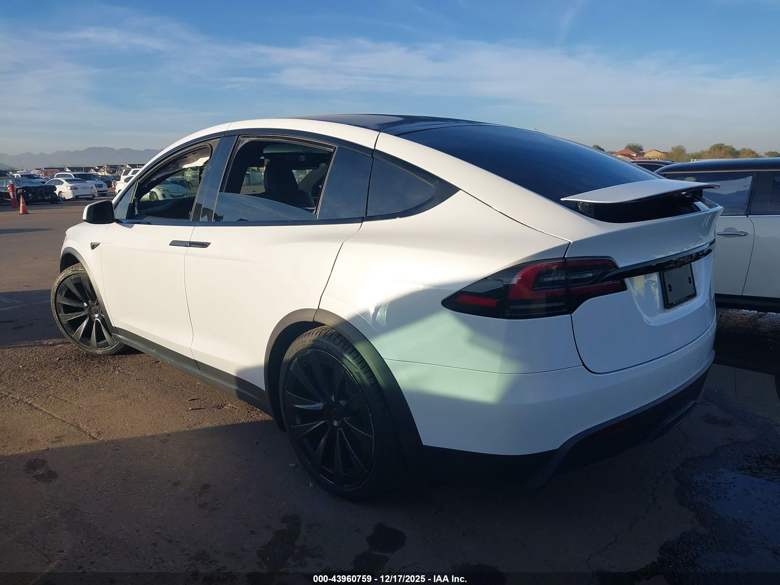 TESLA MODEL image 3