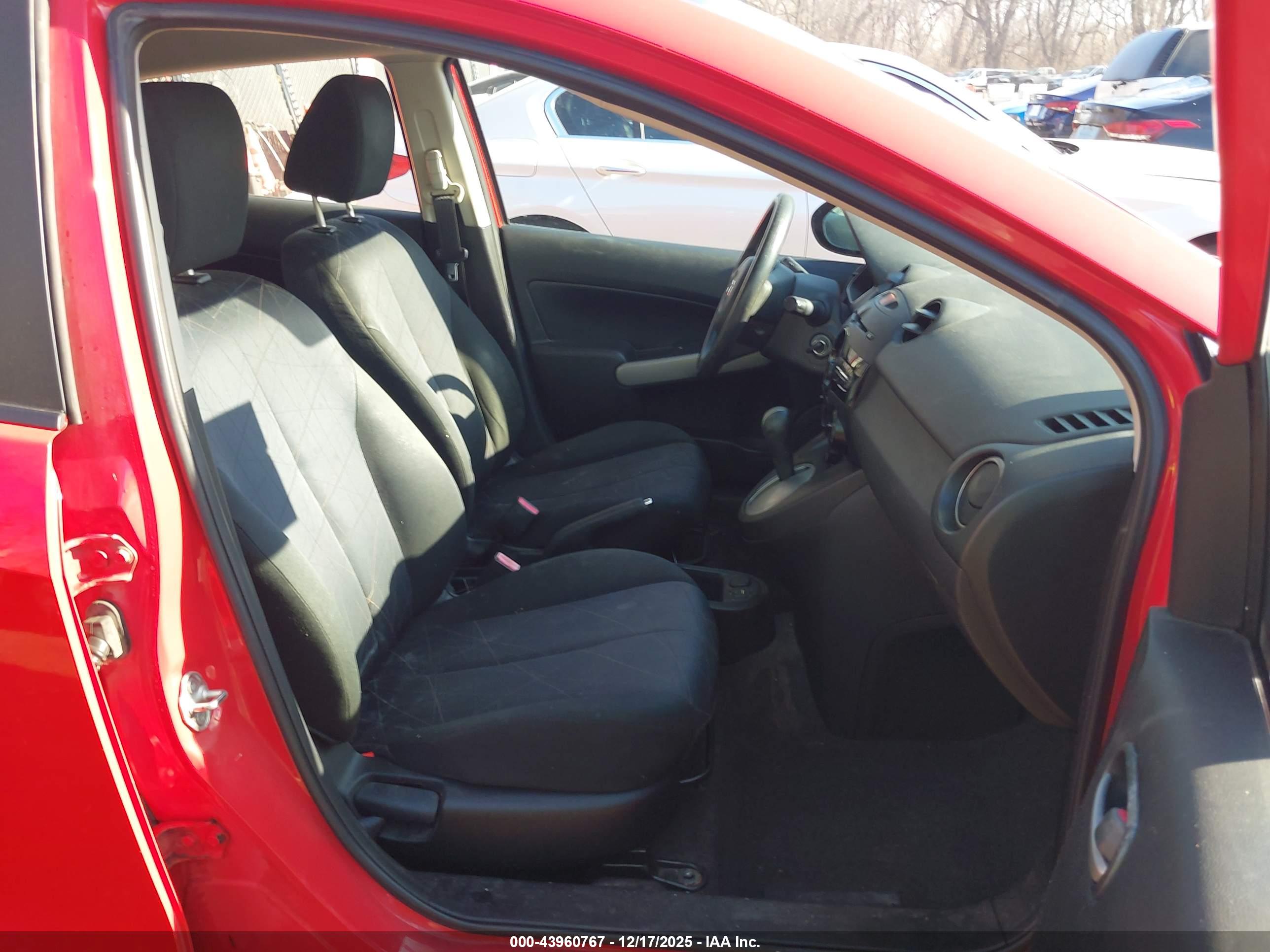 MAZDA MAZDA2 image 5