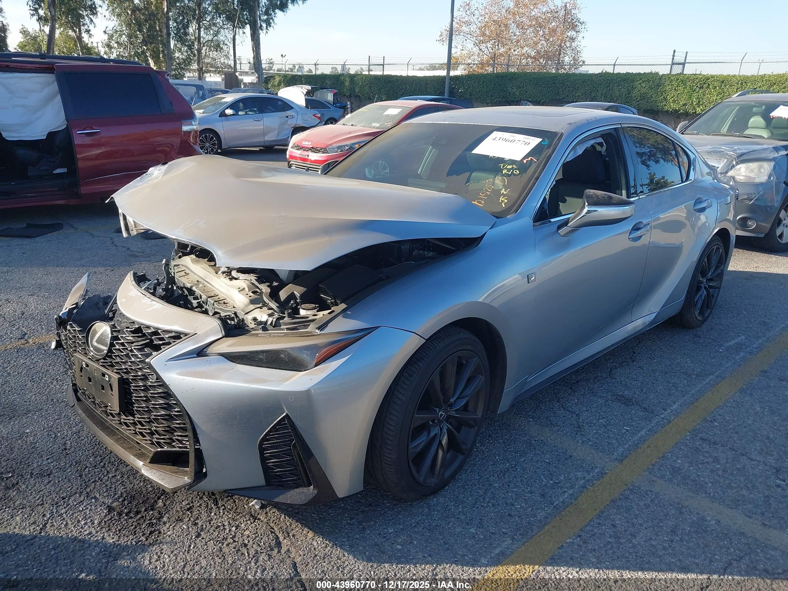 LEXUS IS image 2