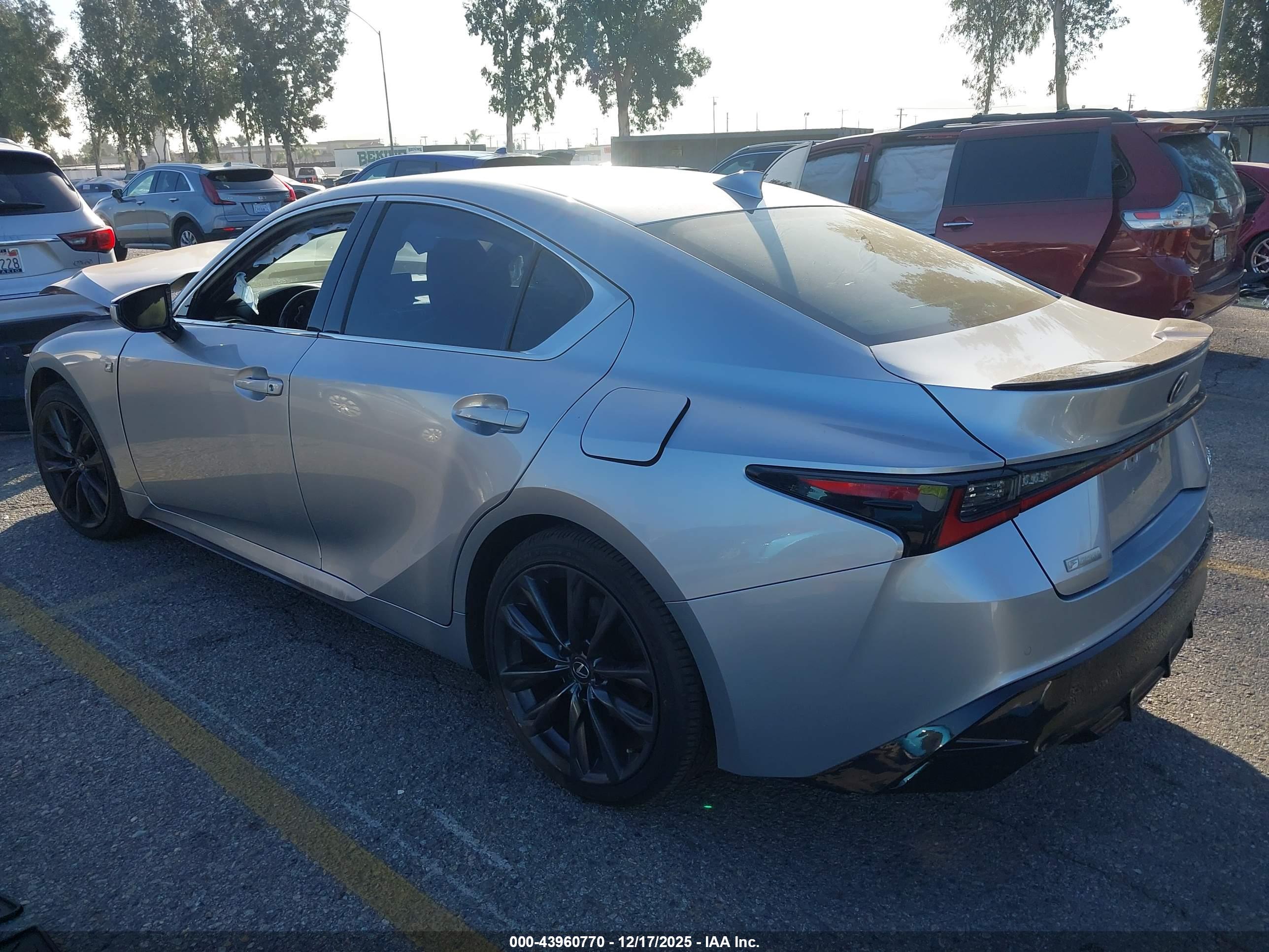 LEXUS IS image 3