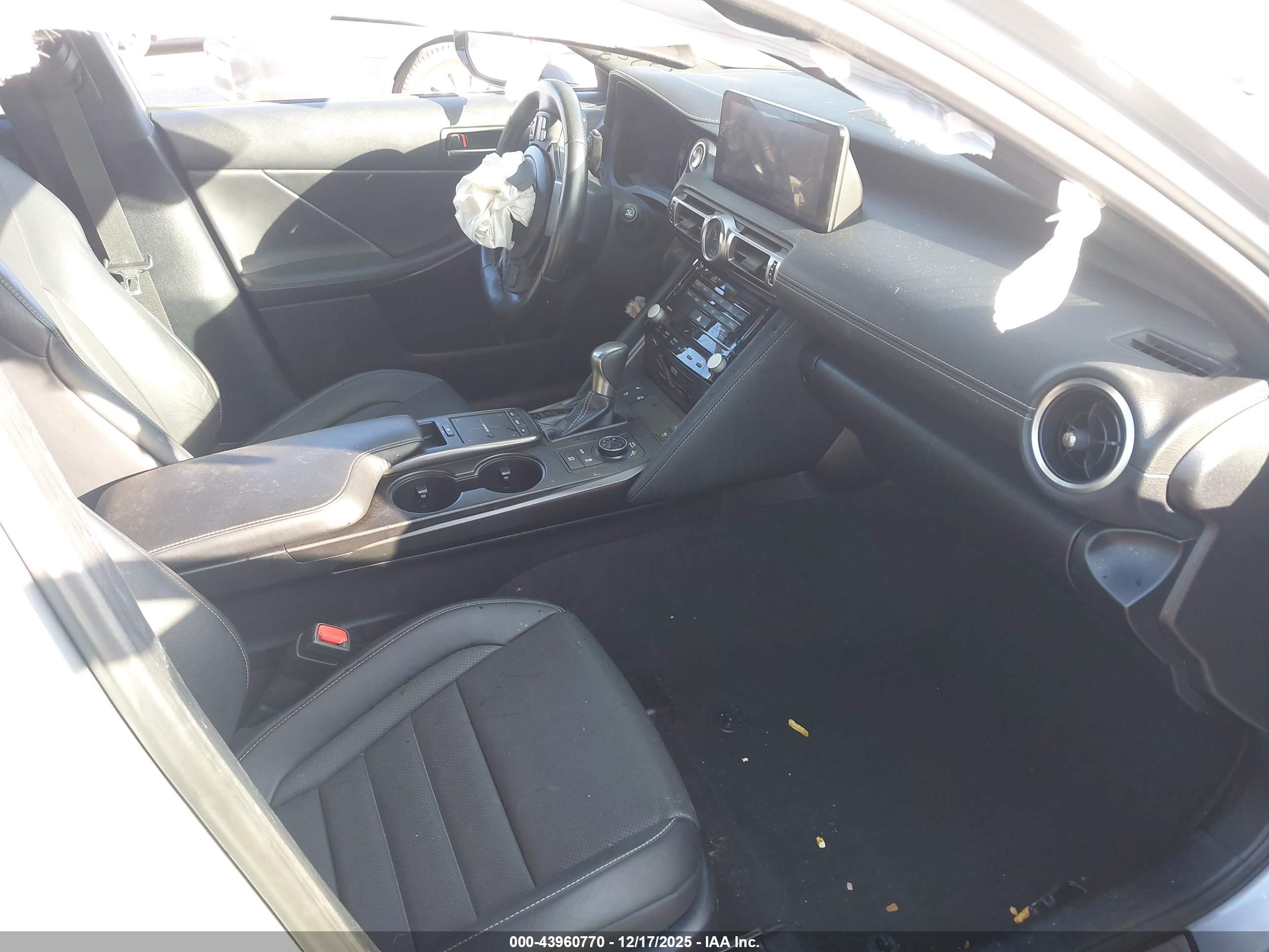 LEXUS IS image 5