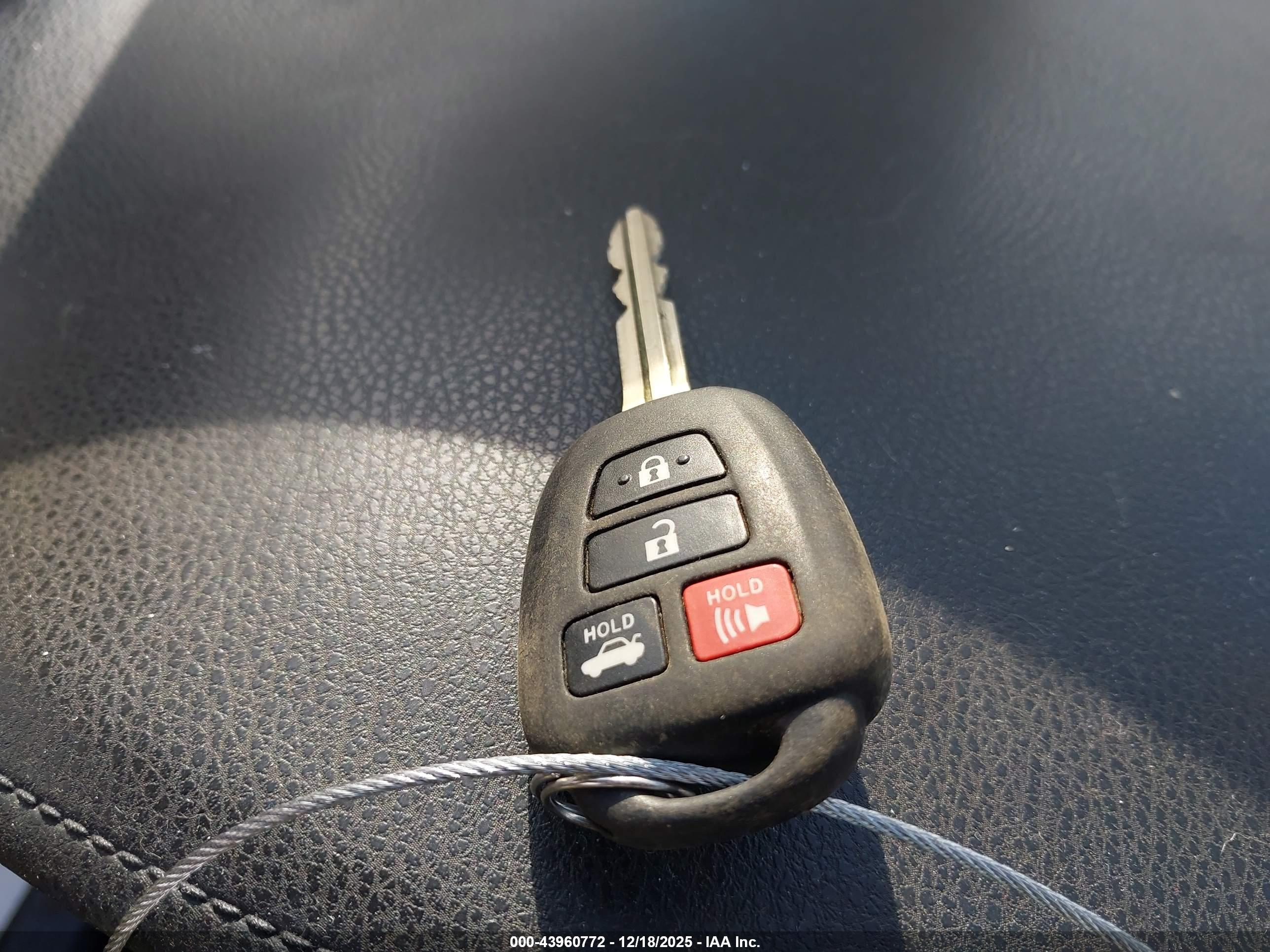 TOYOTA COROLLA image 11