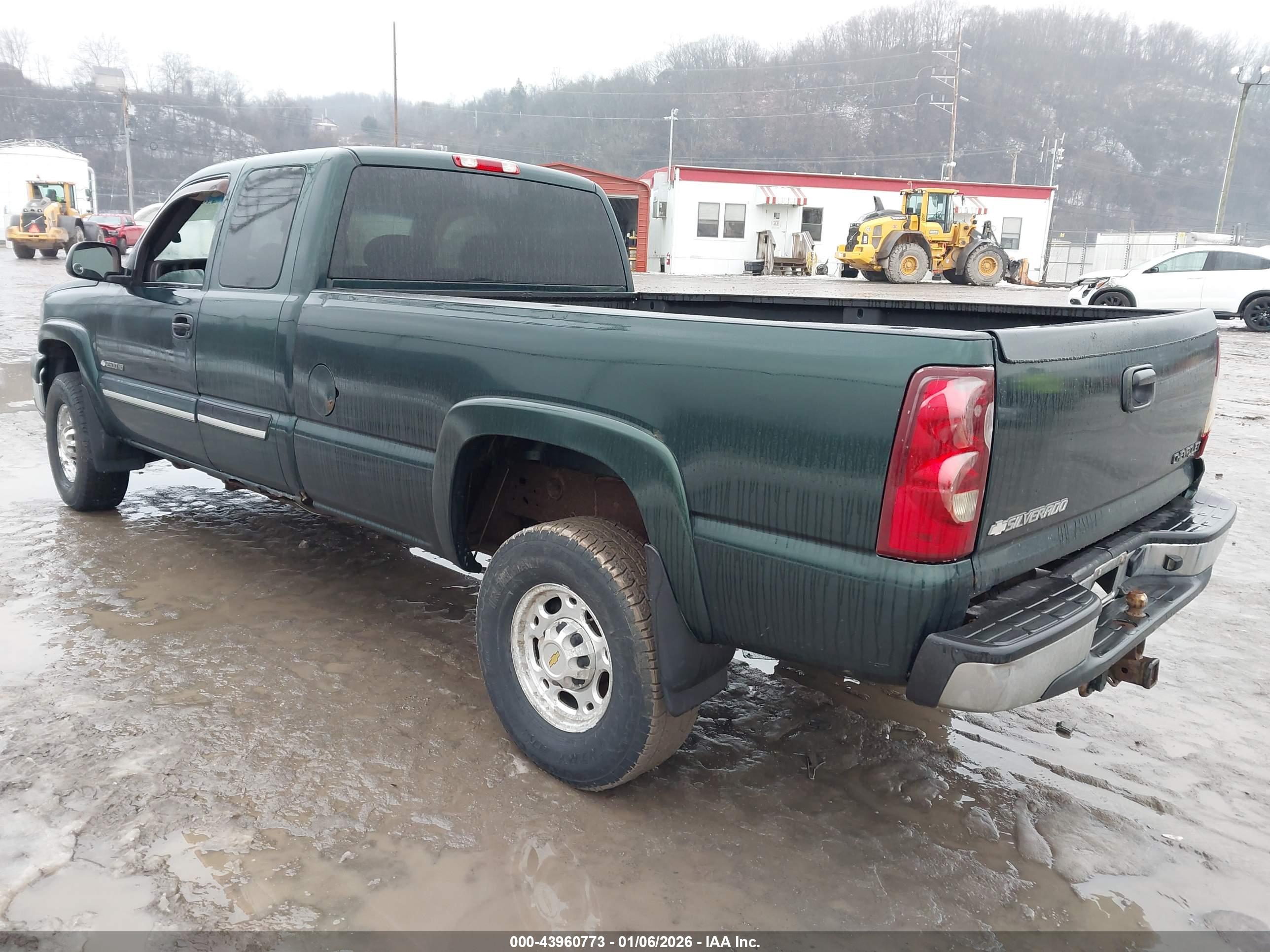 CHEVROLET SILVERADO image 3