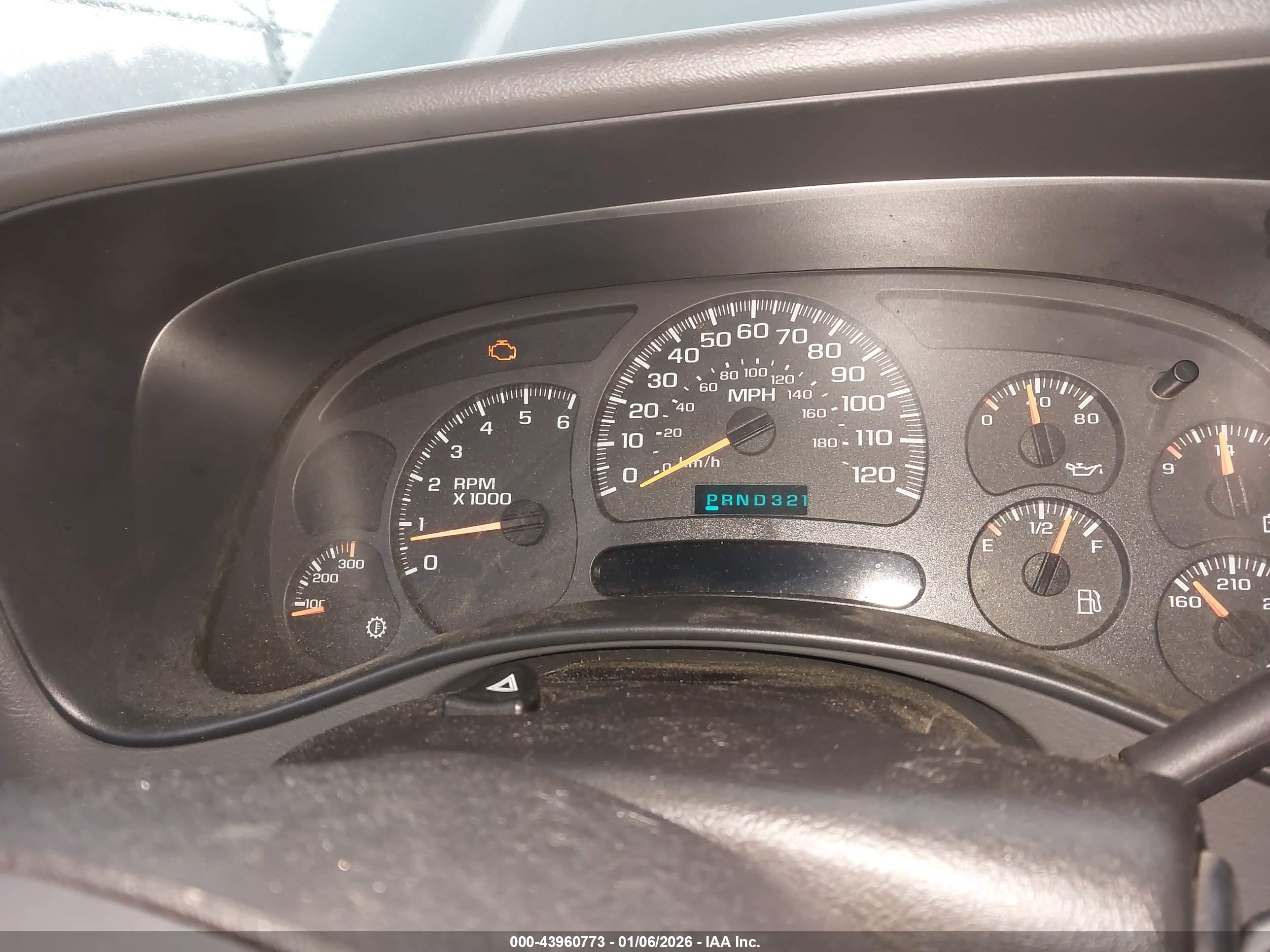 CHEVROLET SILVERADO image 7