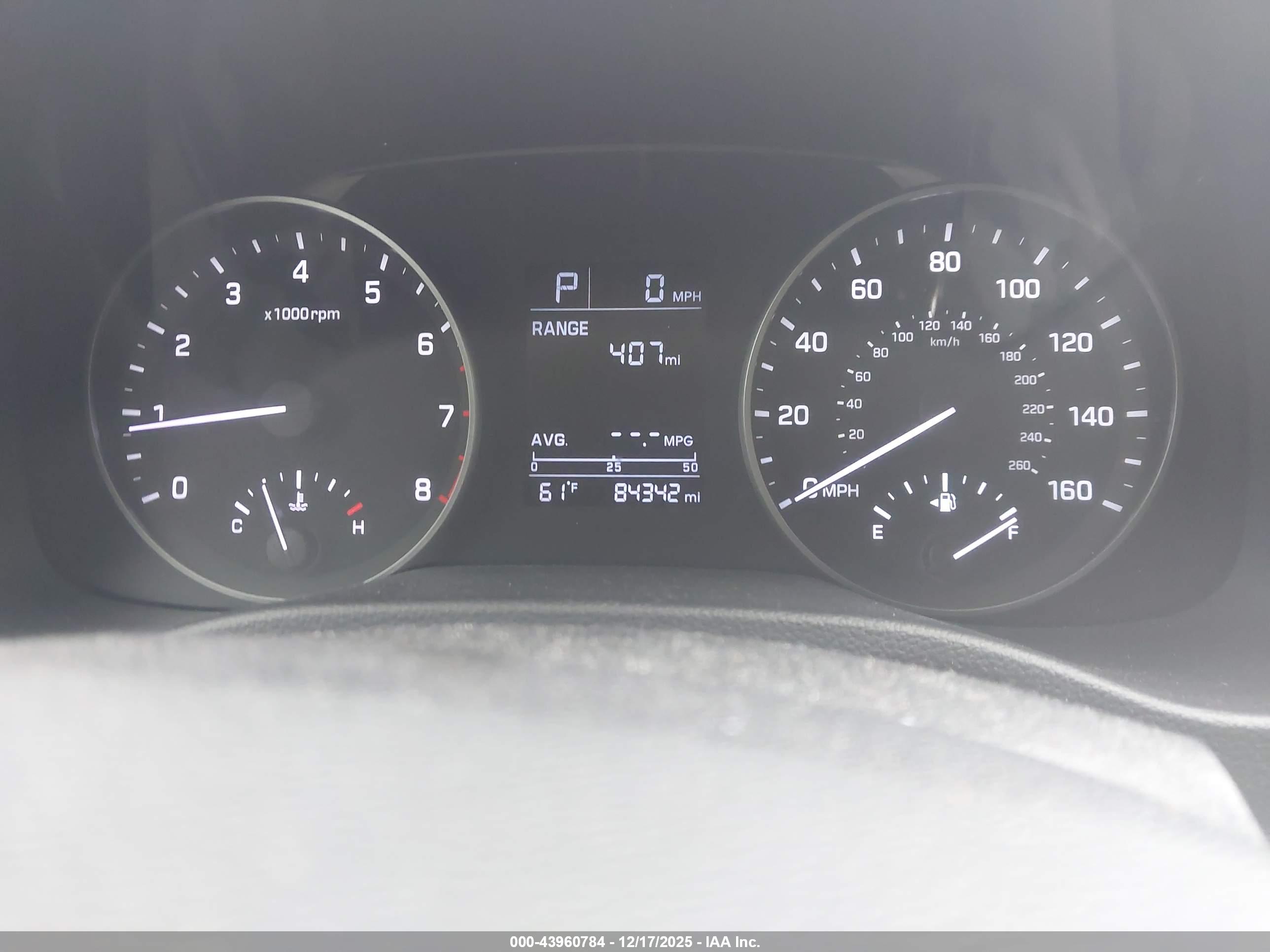 HYUNDAI ELANTRA image 7