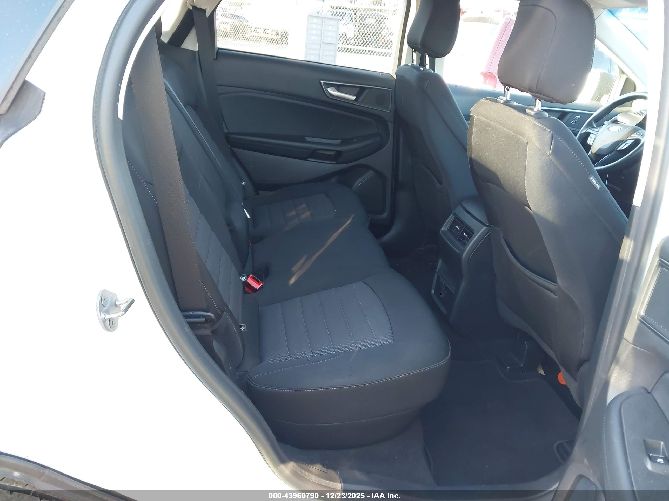 FORD EDGE image 8
