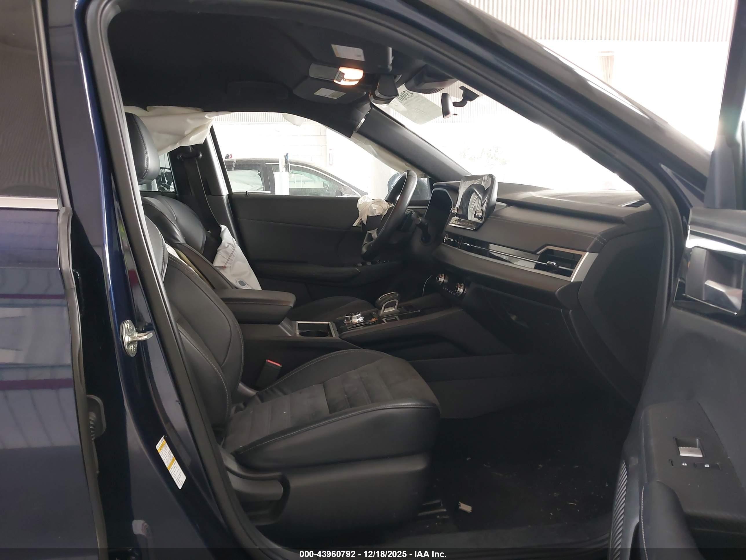 MITSUBISHI OUTLANDER image 5