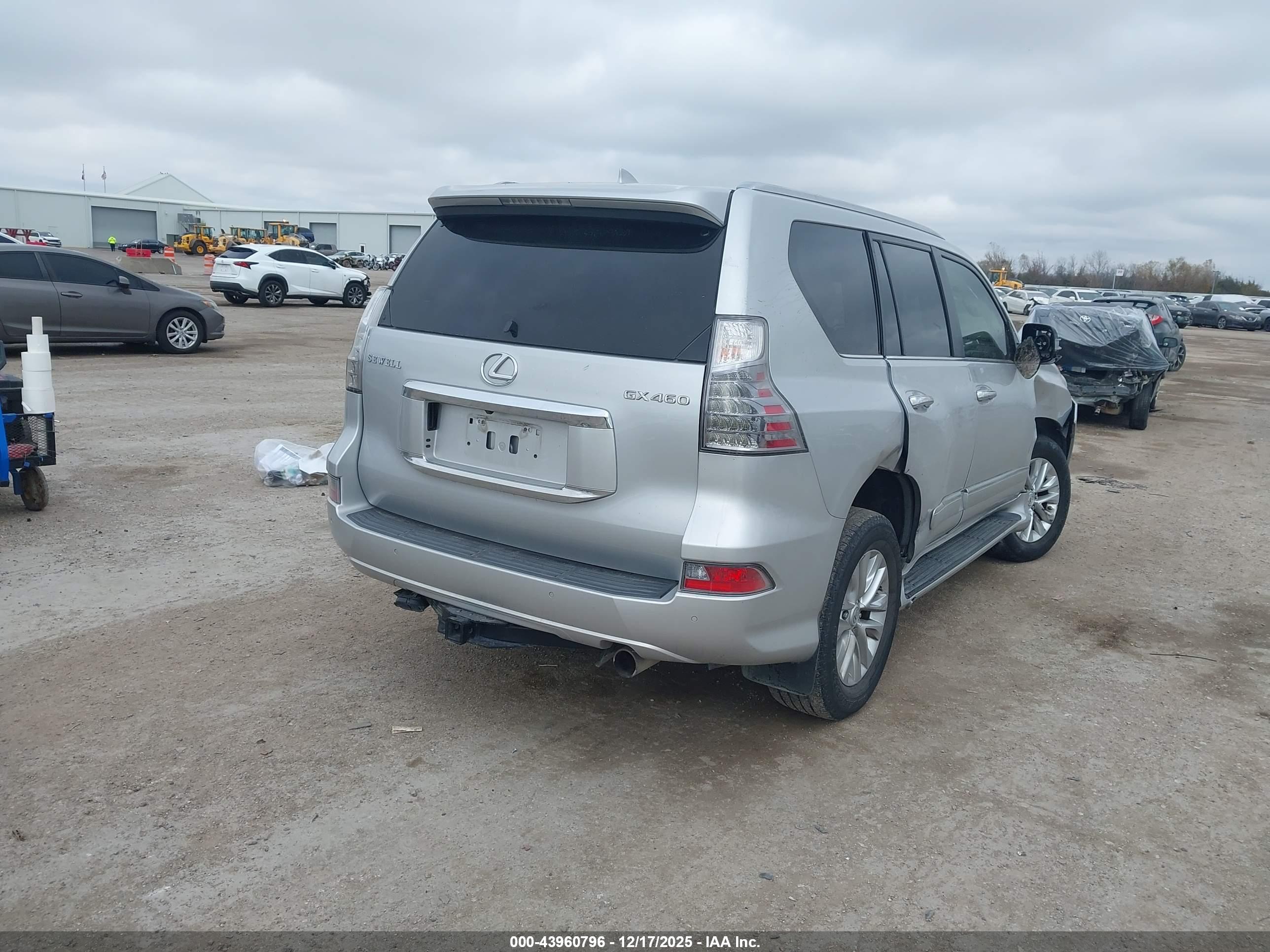 LEXUS GX image 4
