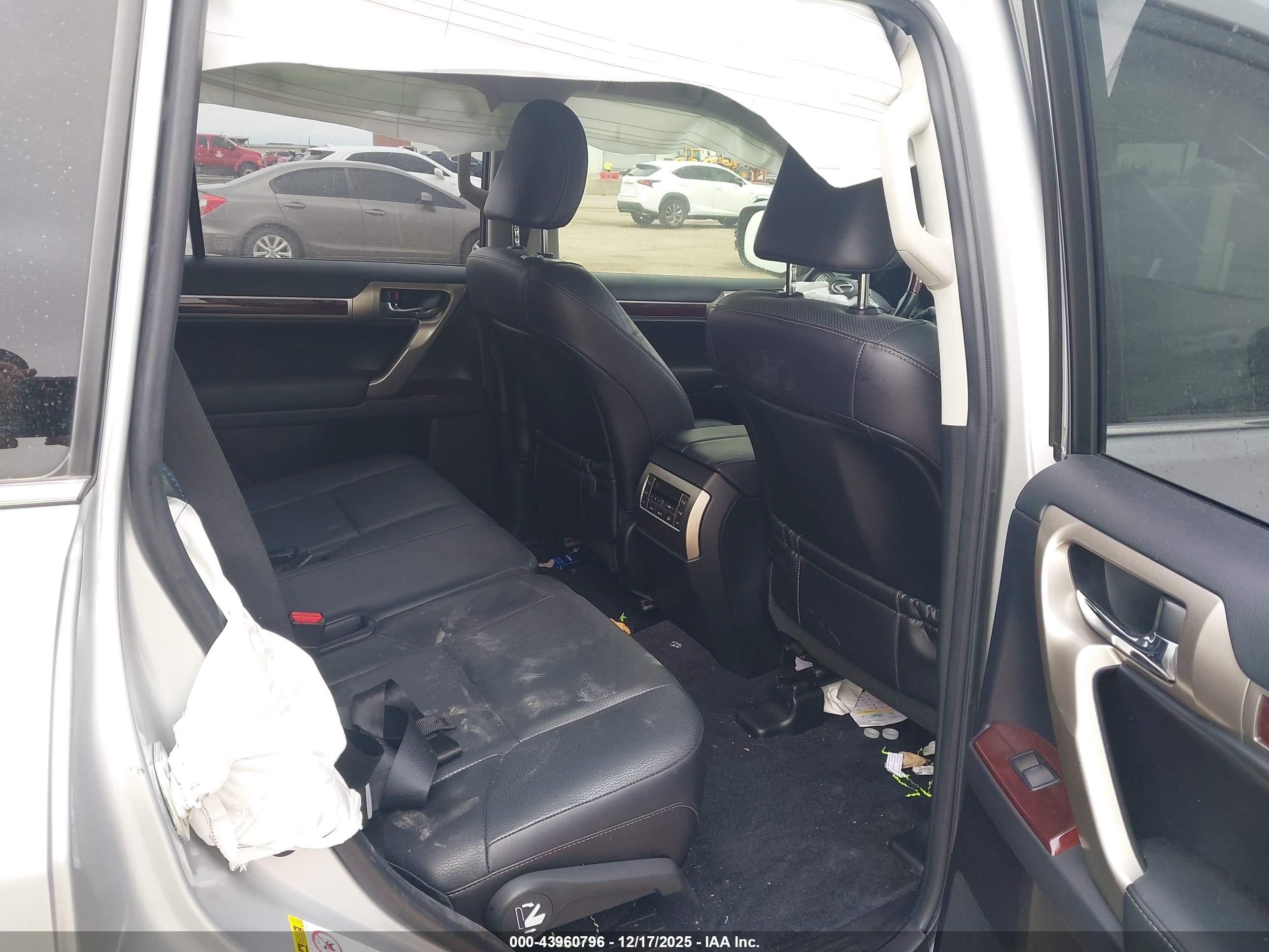 LEXUS GX image 8
