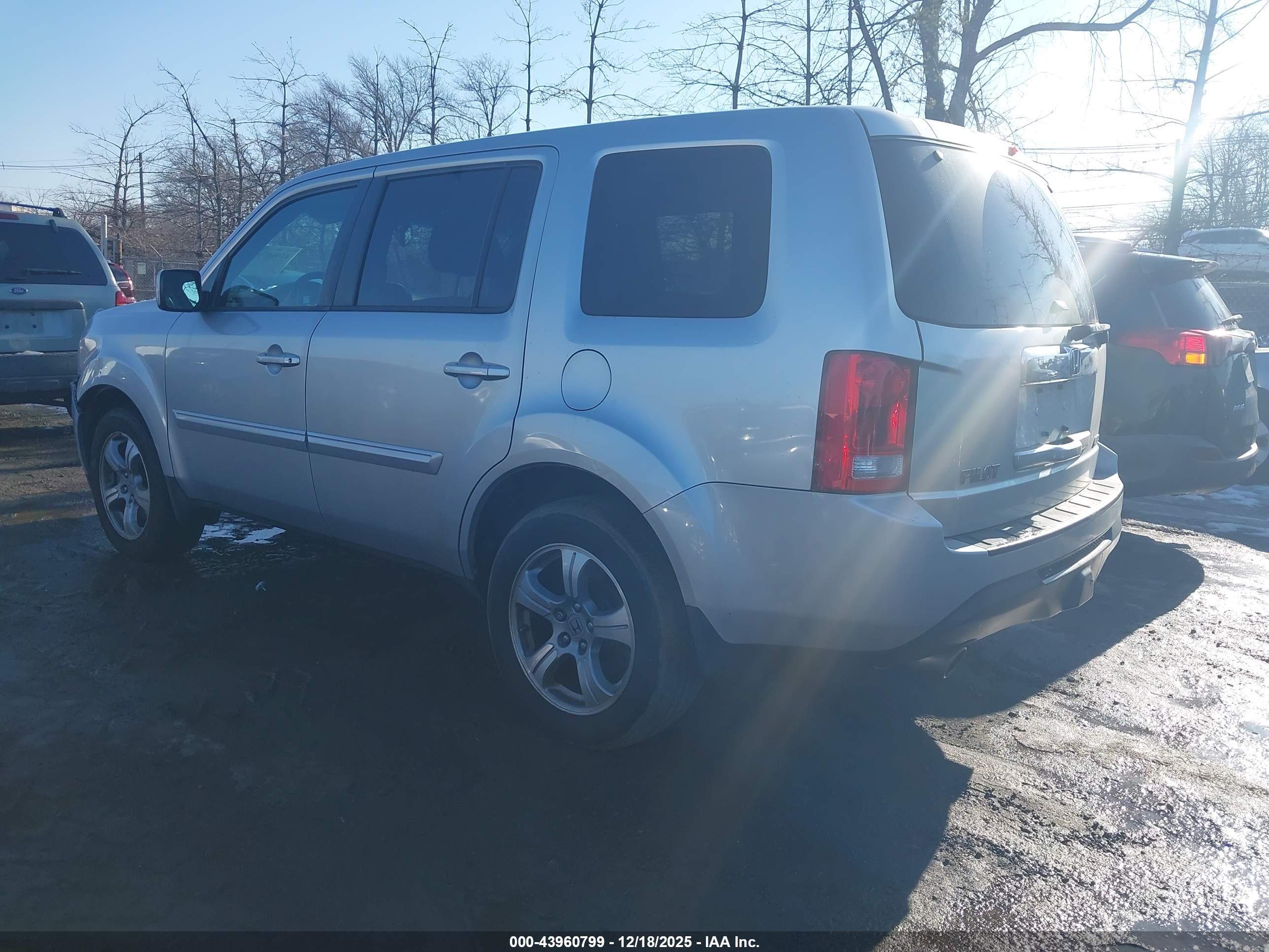 HONDA PILOT image 3